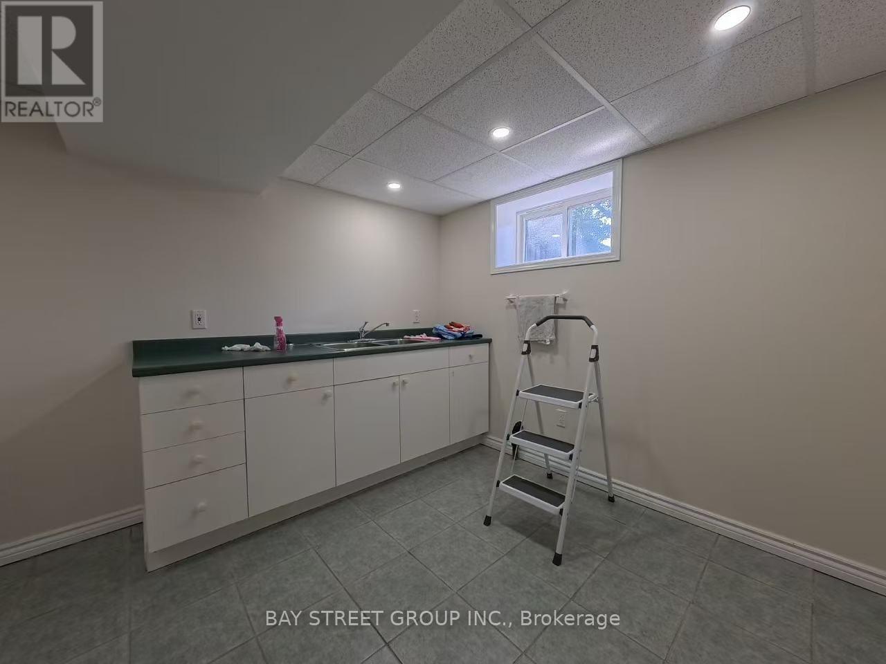 402 Osiris Drive, Richmond Hill, Ontario  L4C 2P9 - Photo 37 - N13678834