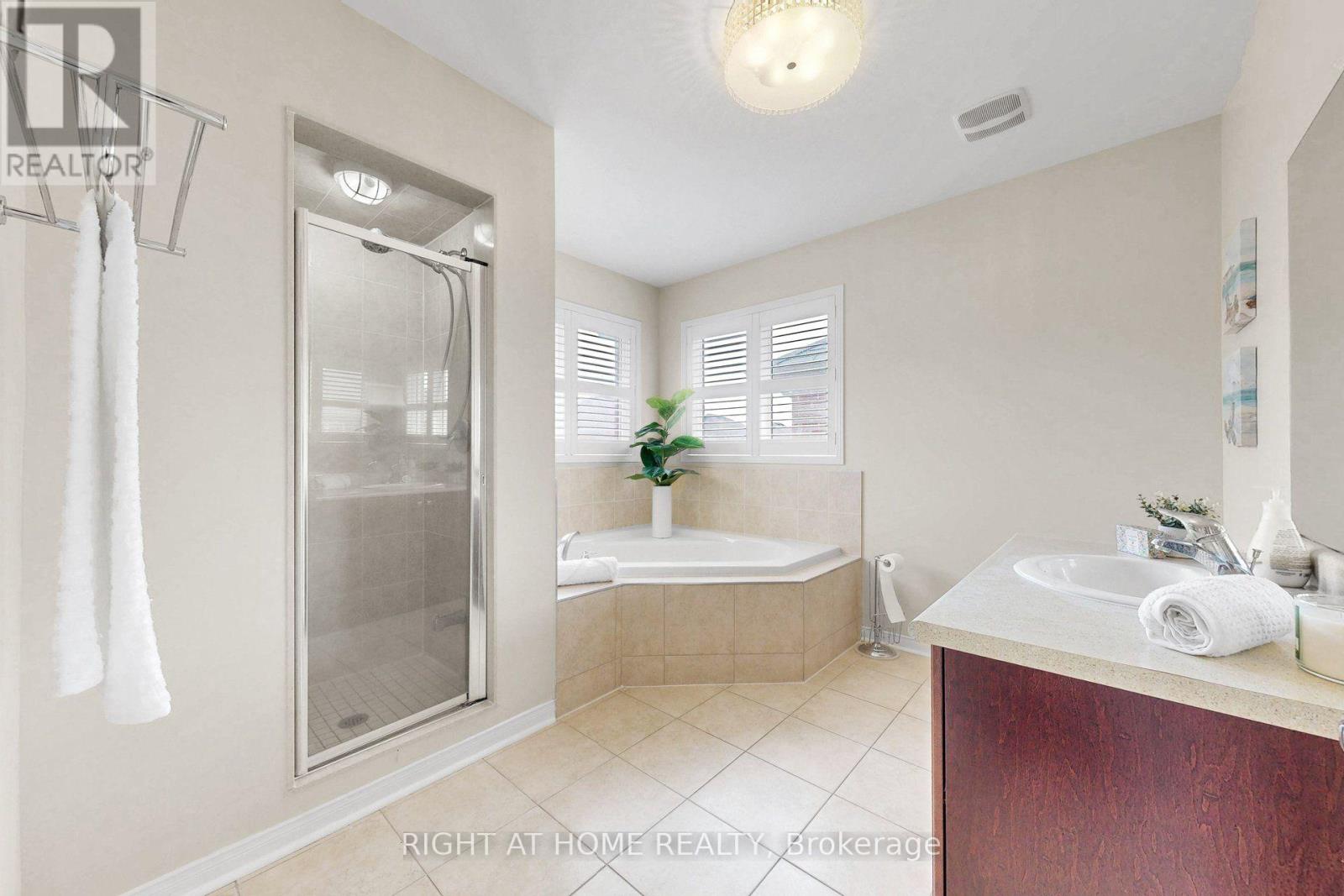 7 Penndutch Circle, Whitchurch-Stouffville, Ontario  L4A 0P3 - Photo 18 - N13678836