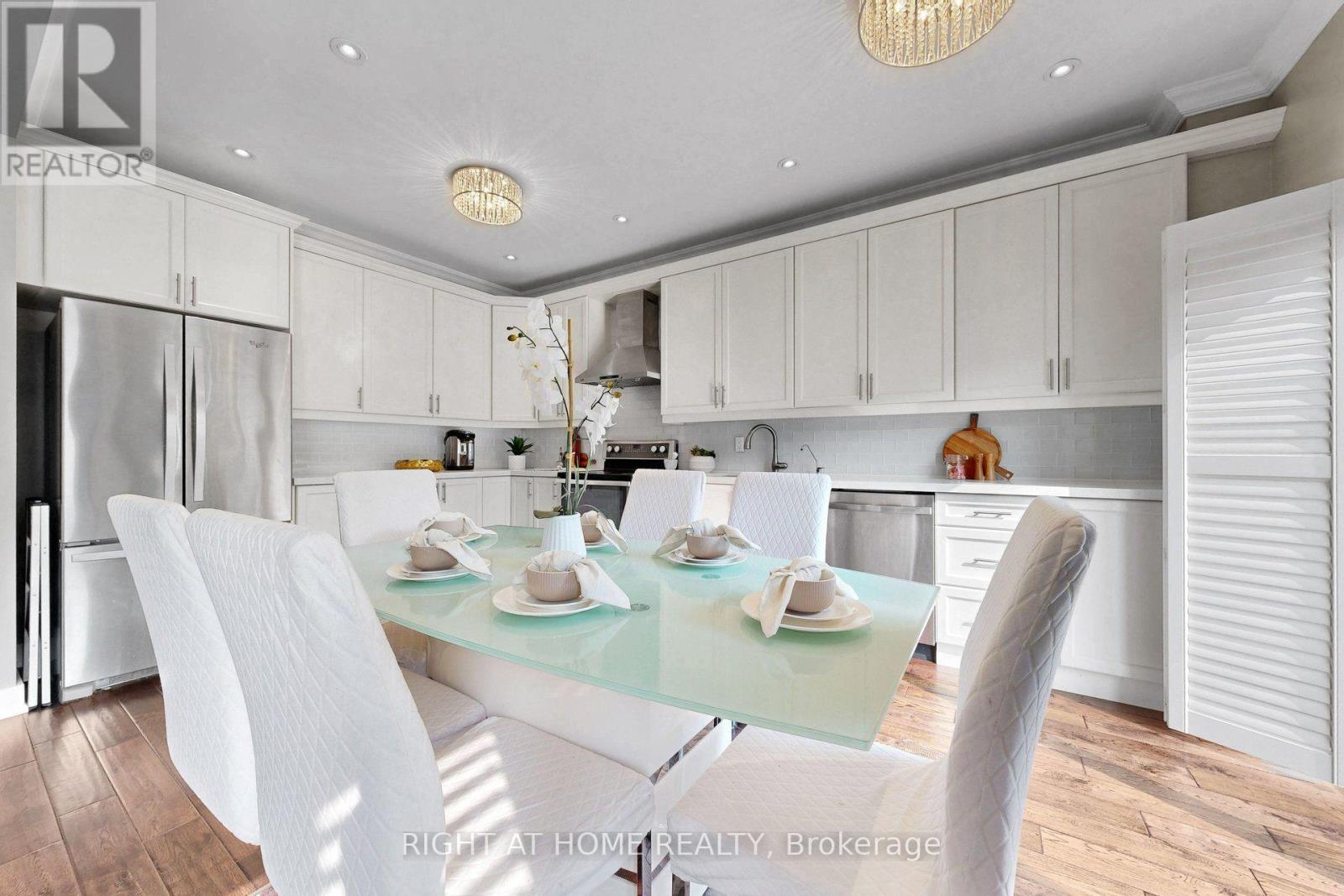 7 Penndutch Circle, Whitchurch-Stouffville, Ontario  L4A 0P3 - Photo 9 - N13678836