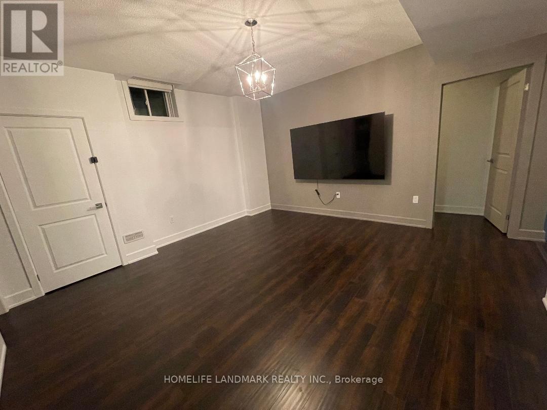 Basement Apt - 8 Kent Matthew Street, Richmond Hill, Ontario  L4E 1C9 - Photo 6 - N13678842