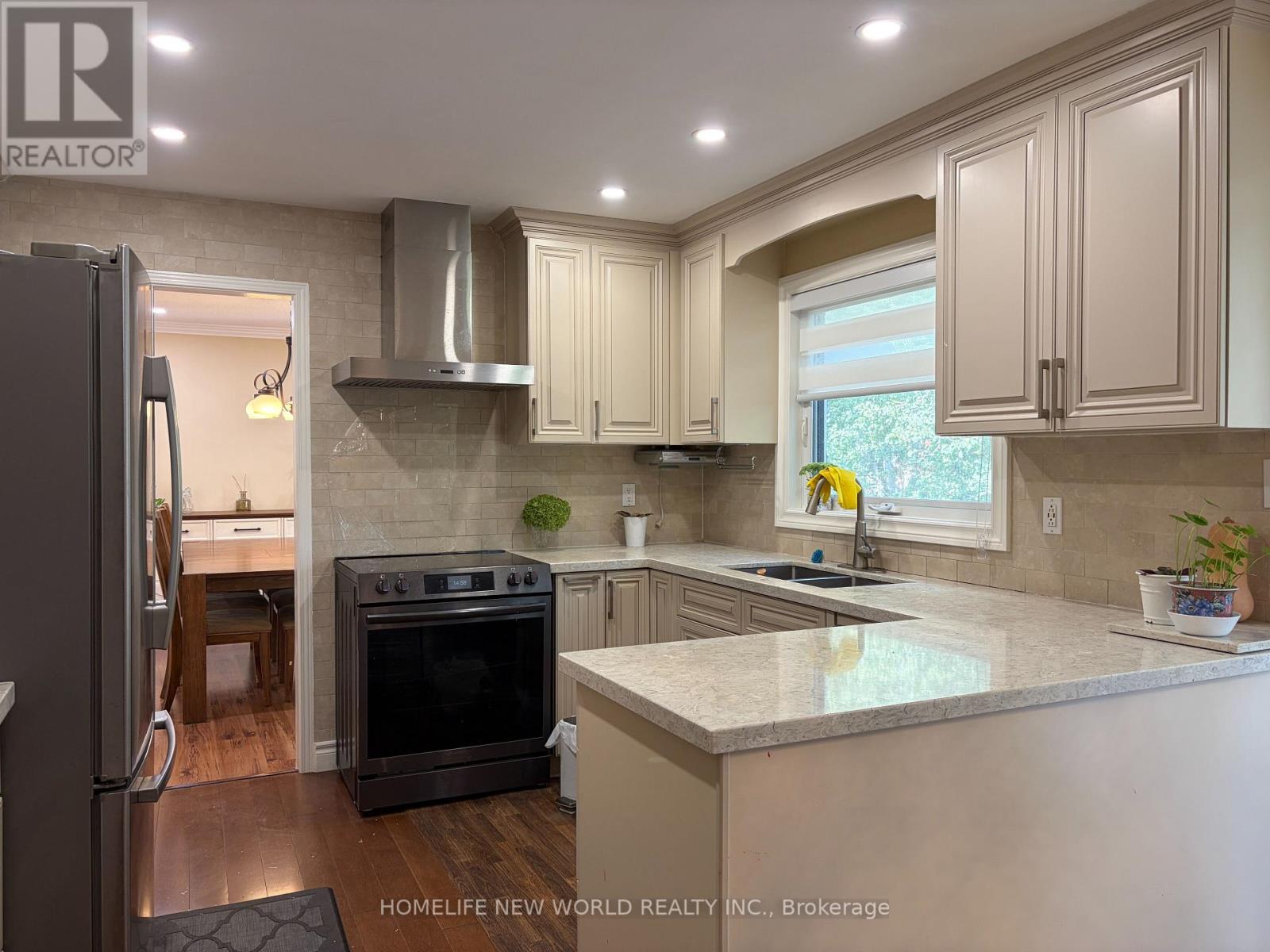 23 Lacey Court, Aurora (Aurora Heights), Ontario  L4G 5G3 - Photo 10 - N13678858
