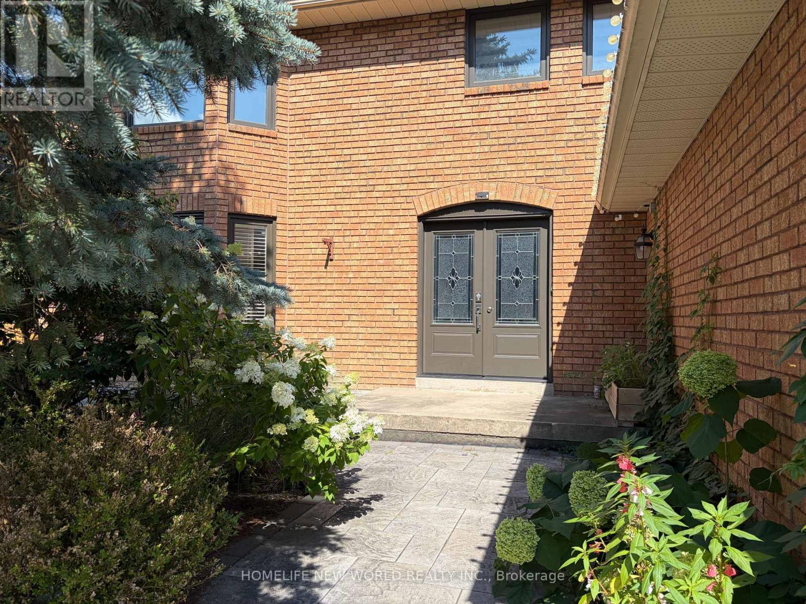 23 Lacey Court, Aurora (Aurora Heights), Ontario  L4G 5G3 - Photo 3 - N13678858