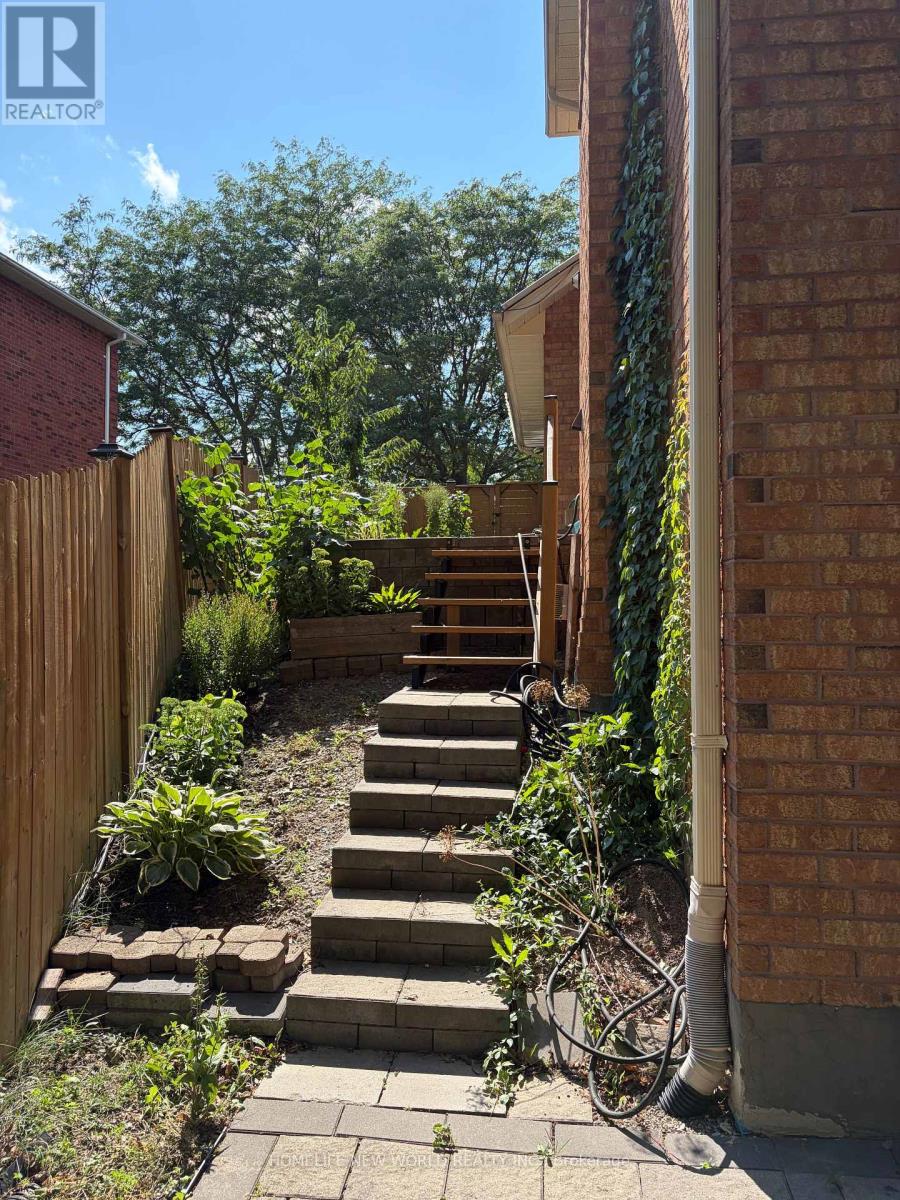 23 Lacey Court, Aurora (Aurora Heights), Ontario  L4G 5G3 - Photo 41 - N13678858