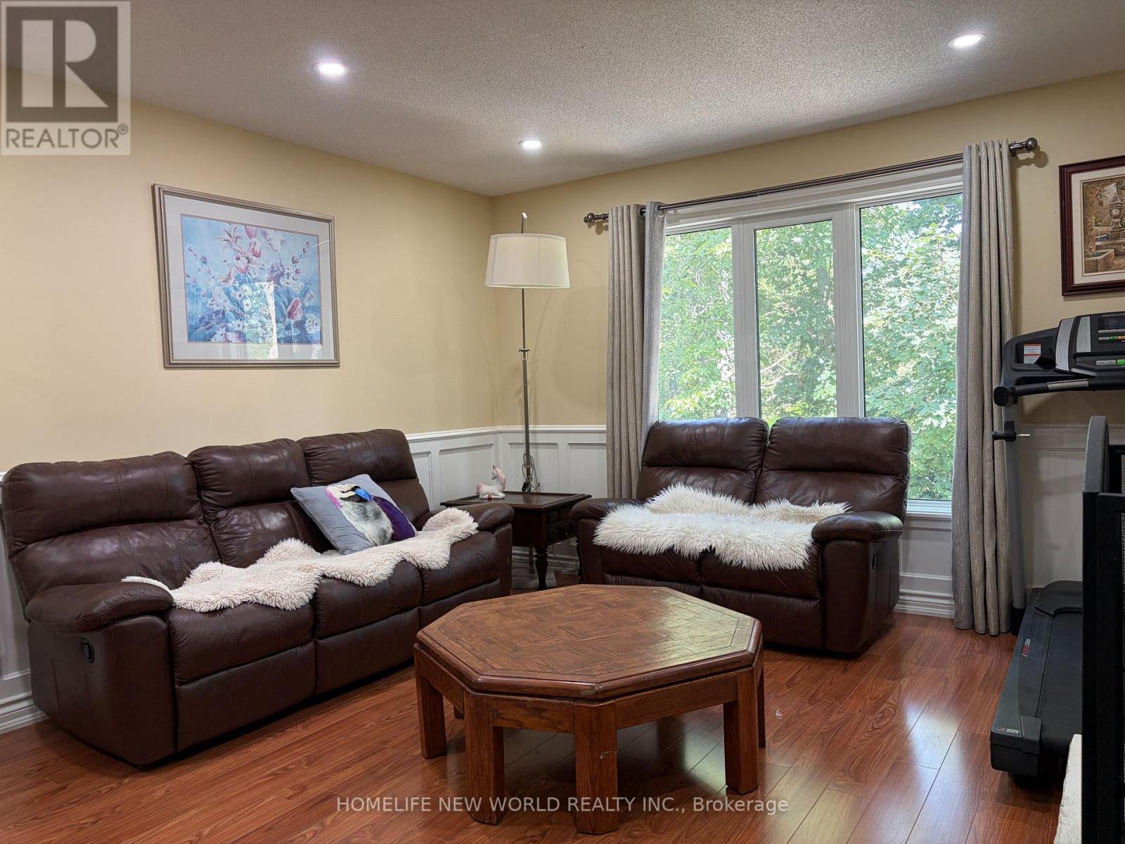 23 Lacey Court, Aurora (Aurora Heights), Ontario  L4G 5G3 - Photo 8 - N13678858