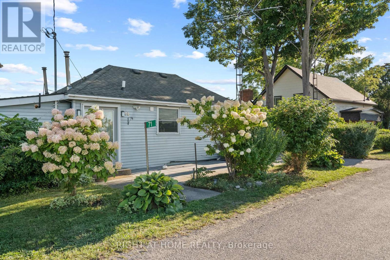 71 Lighthouse Dr Drive, Haldimand, Ontario  N1A 2W6 - Photo 3 - X13678838