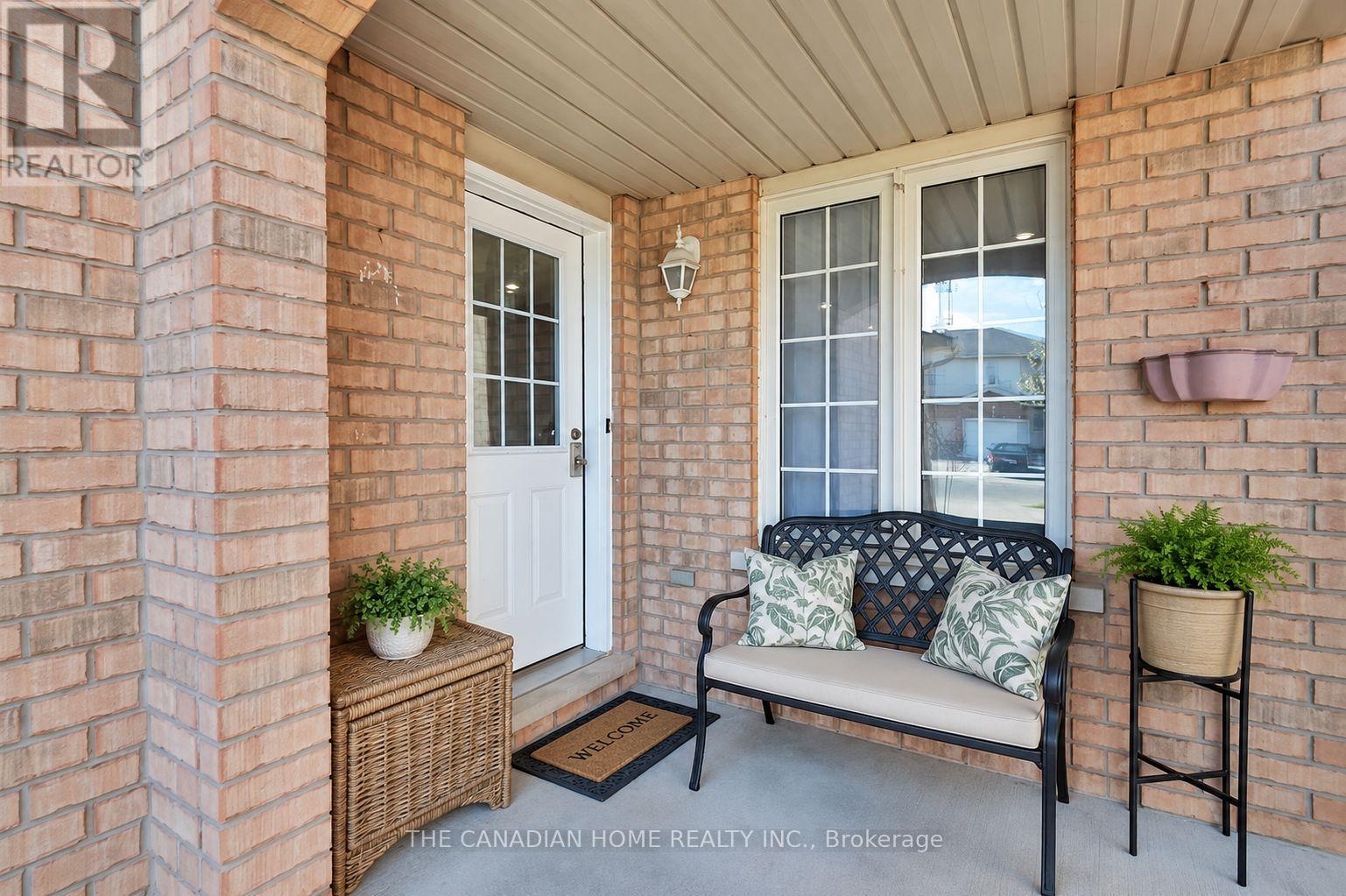 10 Jonathon Court, Hamilton (Rushdale), Ontario  L8W 0A1 - Photo 2 - X13678840