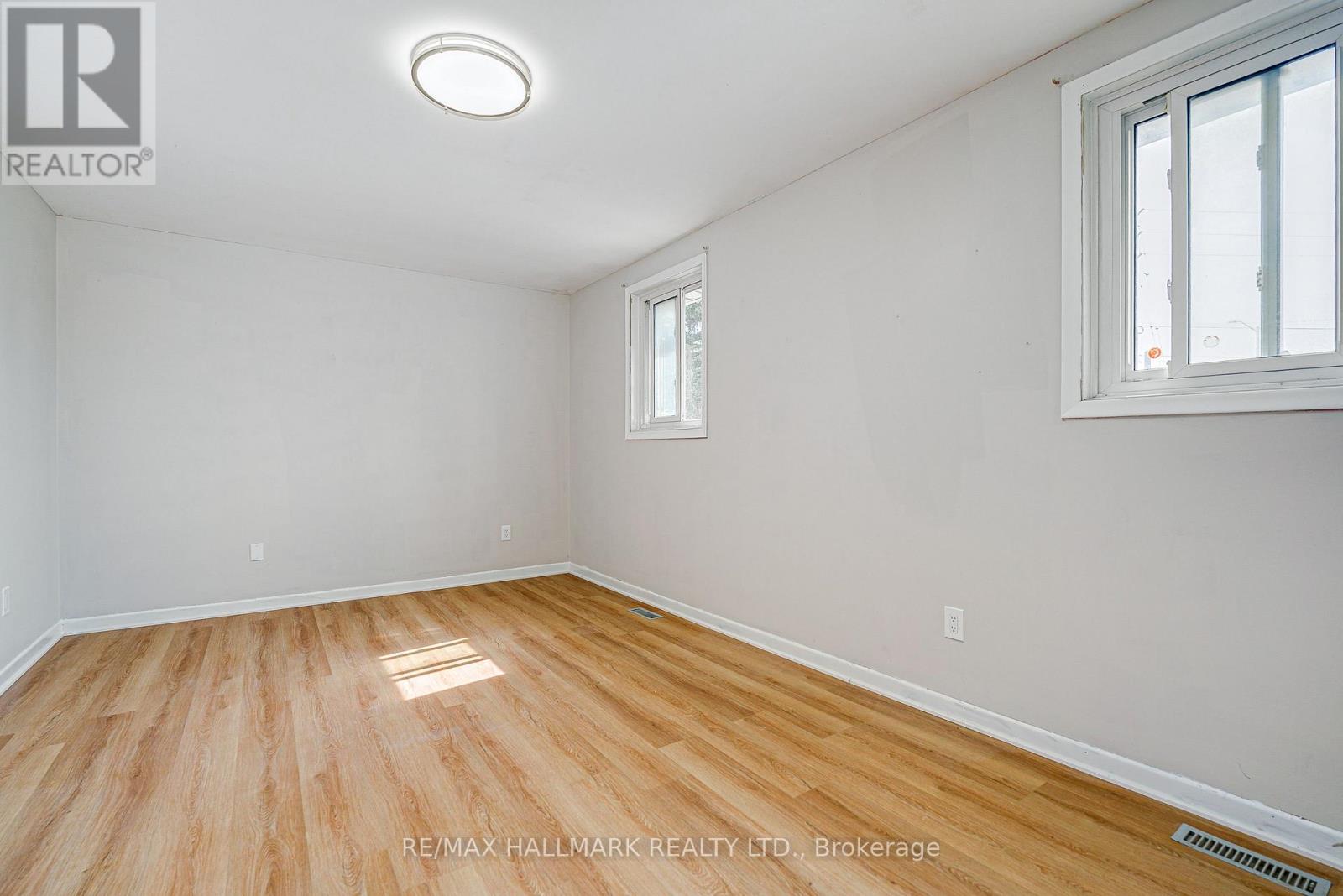 Upper - 27 Keyworth Trail, Toronto, Ontario M1S 2V2 - Photo 10 - E13670468