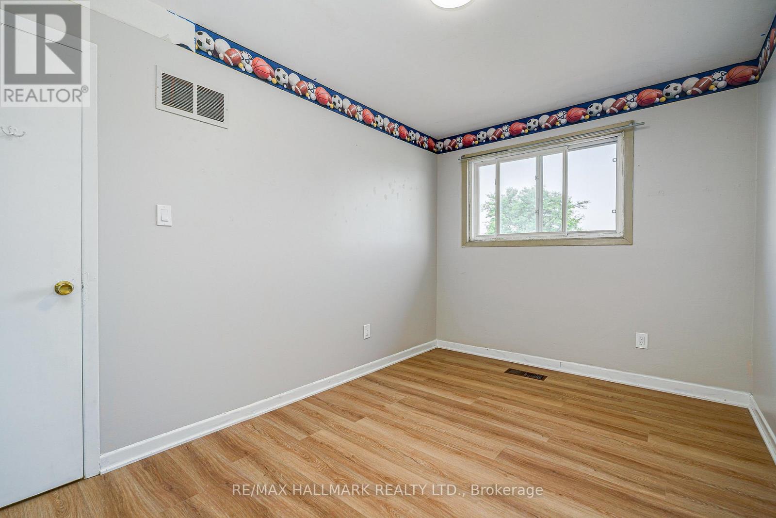 Upper - 27 Keyworth Trail, Toronto, Ontario M1S 2V2 - Photo 14 - E13670468