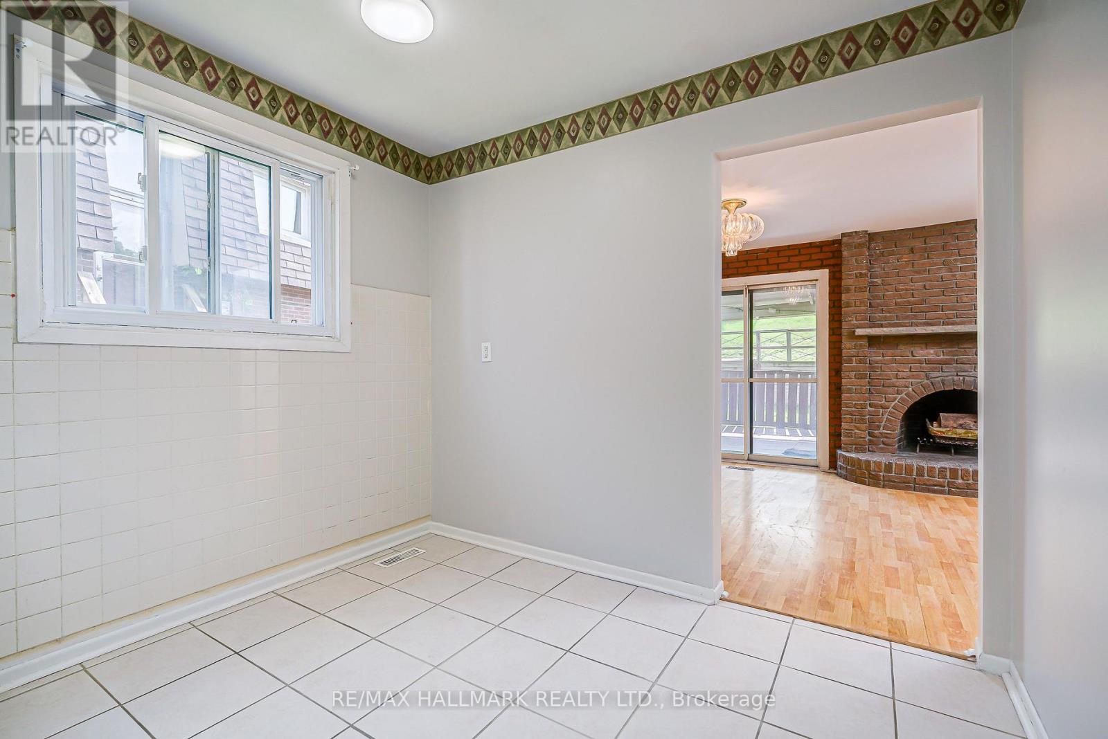 Upper - 27 Keyworth Trail, Toronto, Ontario M1S 2V2 - Photo 6 - E13670468