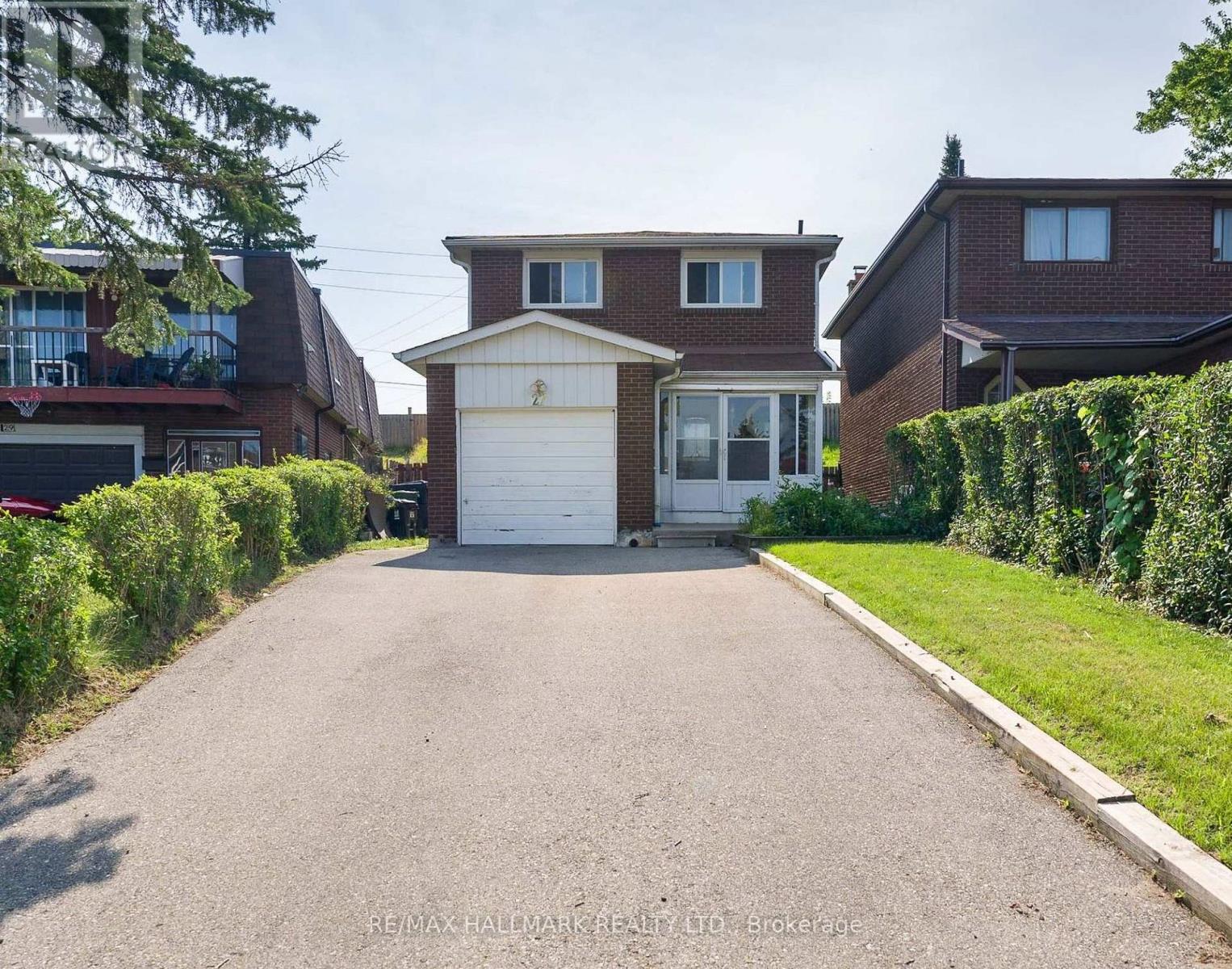 Upper - 27 Keyworth Trail, Toronto, Ontario M1S 2V2 - Photo 2 - E13670468