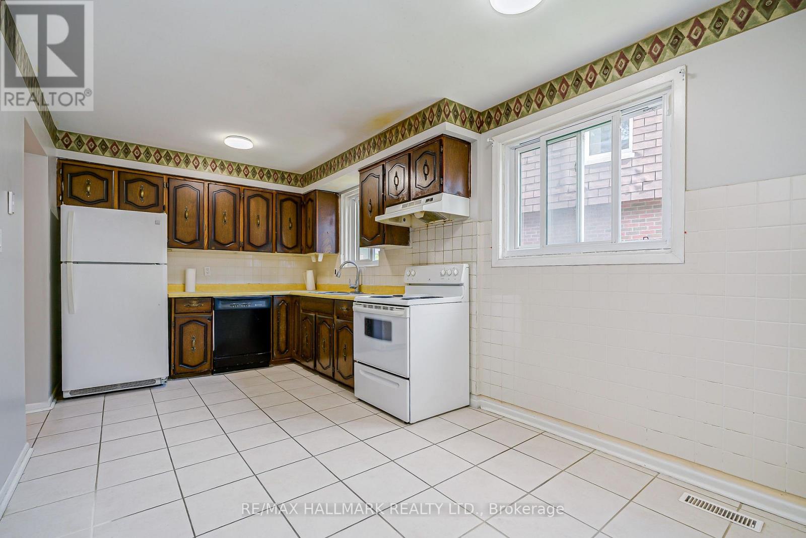 Upper - 27 Keyworth Trail, Toronto, Ontario M1S 2V2 - Photo 4 - E13670468