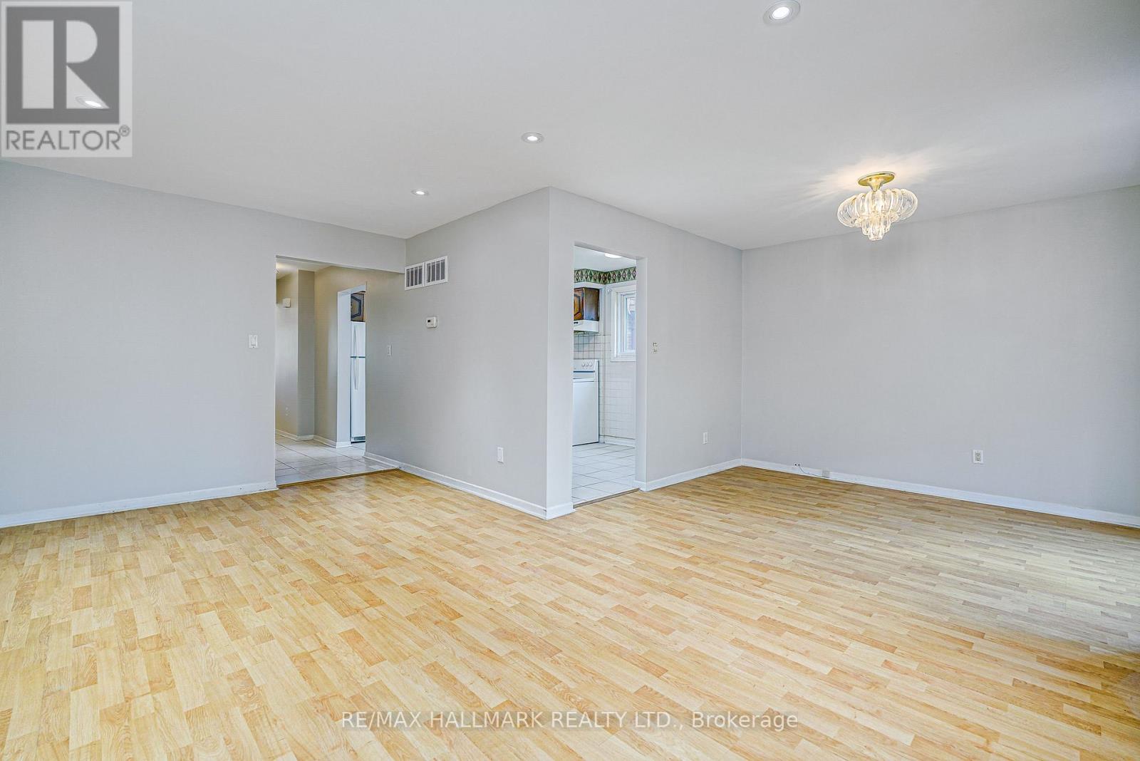 Upper - 27 Keyworth Trail, Toronto, Ontario M1S 2V2 - Photo 7 - E13670468