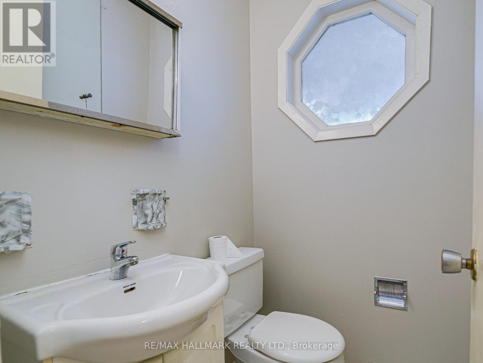 Upper - 27 Keyworth Trail, Toronto, Ontario M1S 2V2 - Photo 19 - E13670468