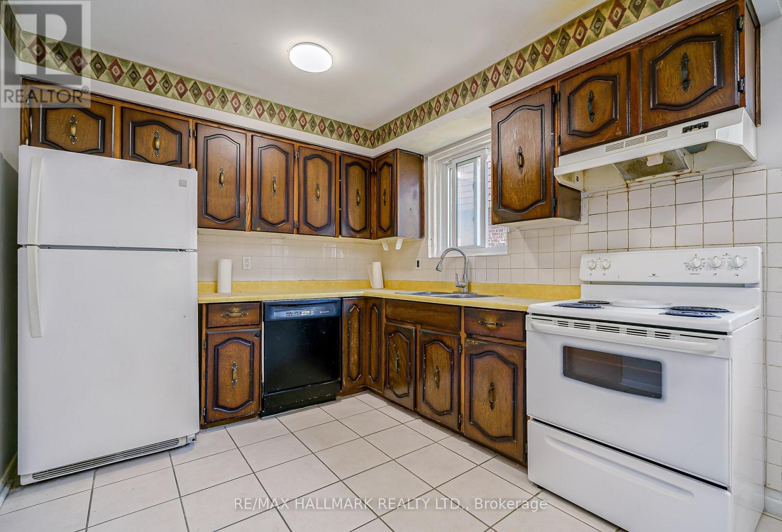 Upper - 27 Keyworth Trail, Toronto, Ontario M1S 2V2 - Photo 5 - E13670468