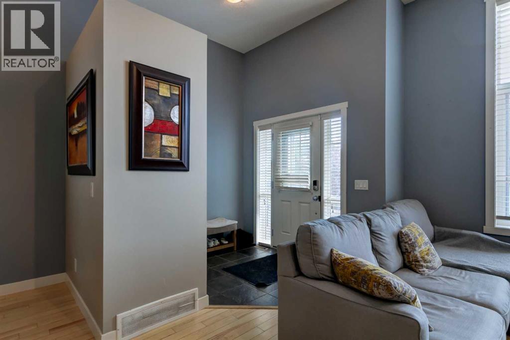 6 Elgin Meadows Road Se, Calgary, Alberta  T2Z 0S1 - Photo 3 - A2335482
