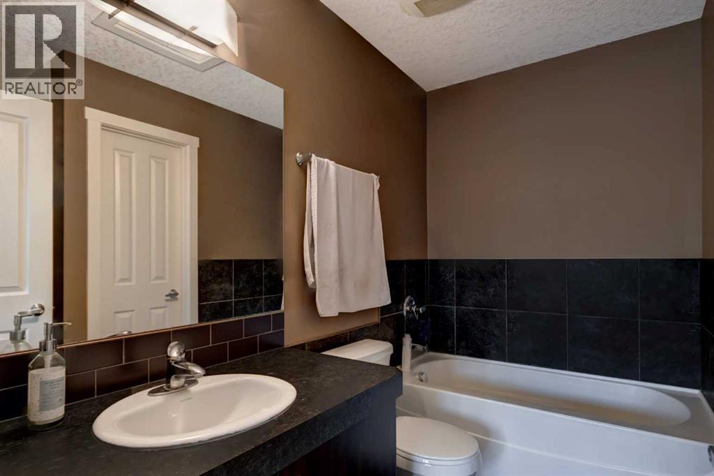 6 Elgin Meadows Road Se, Calgary, Alberta  T2Z 0S1 - Photo 16 - A2335482