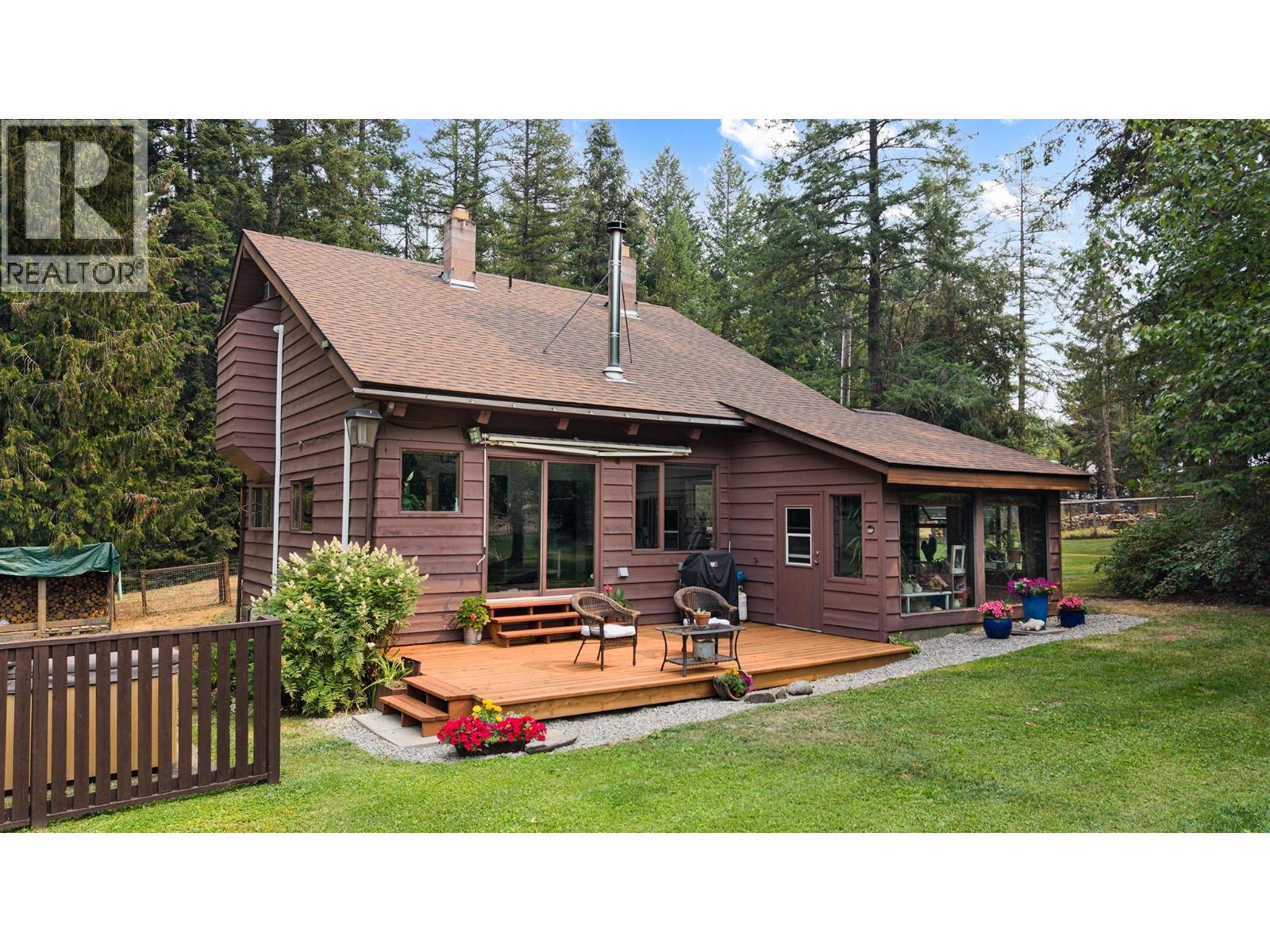 5724 CRYSTAL Road, Kitchener, British Columbia