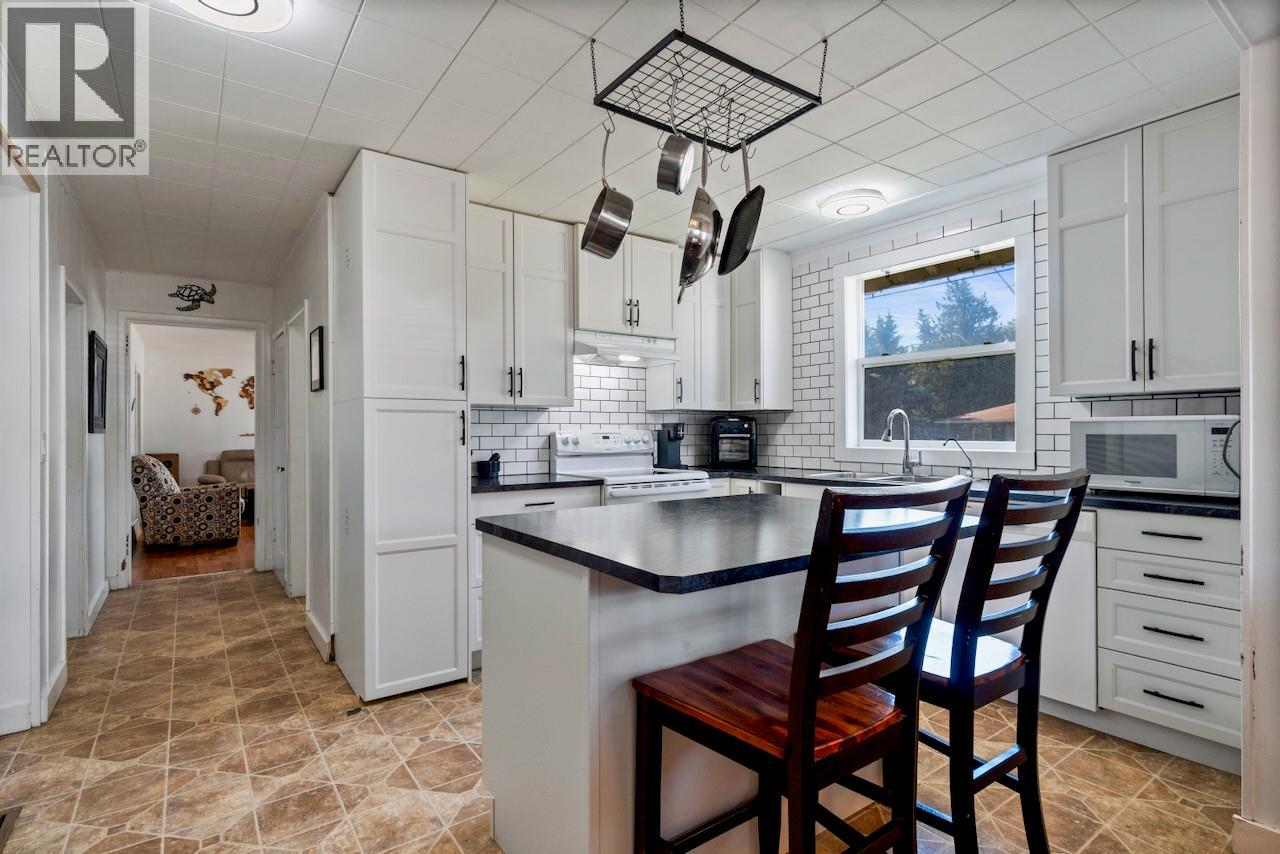 5722 97 Highway N, Falkland, British Columbia  V0E 1W0 - Photo 4 - 10397696