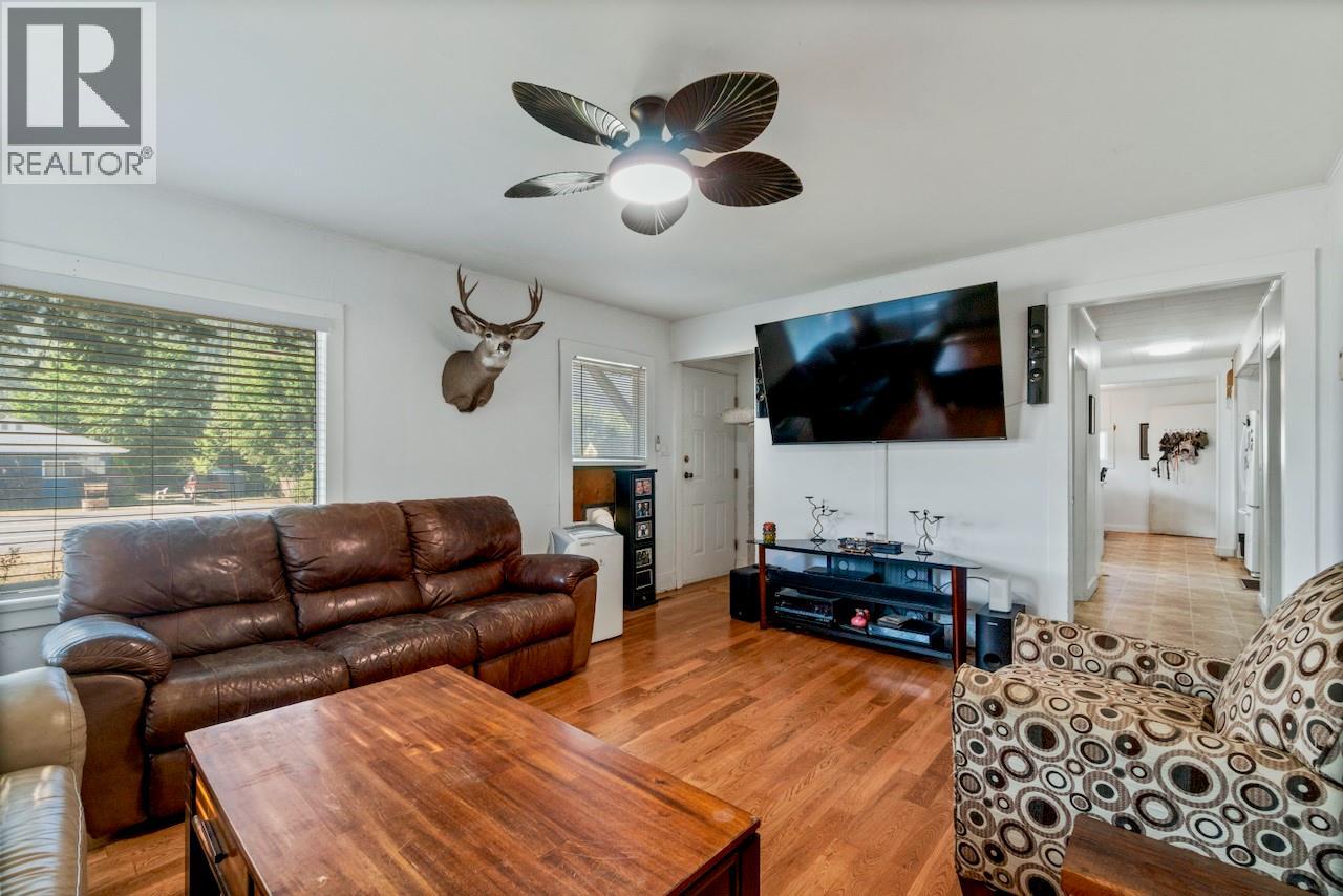 5722 97 Highway N, Falkland, British Columbia  V0E 1W0 - Photo 12 - 10397696