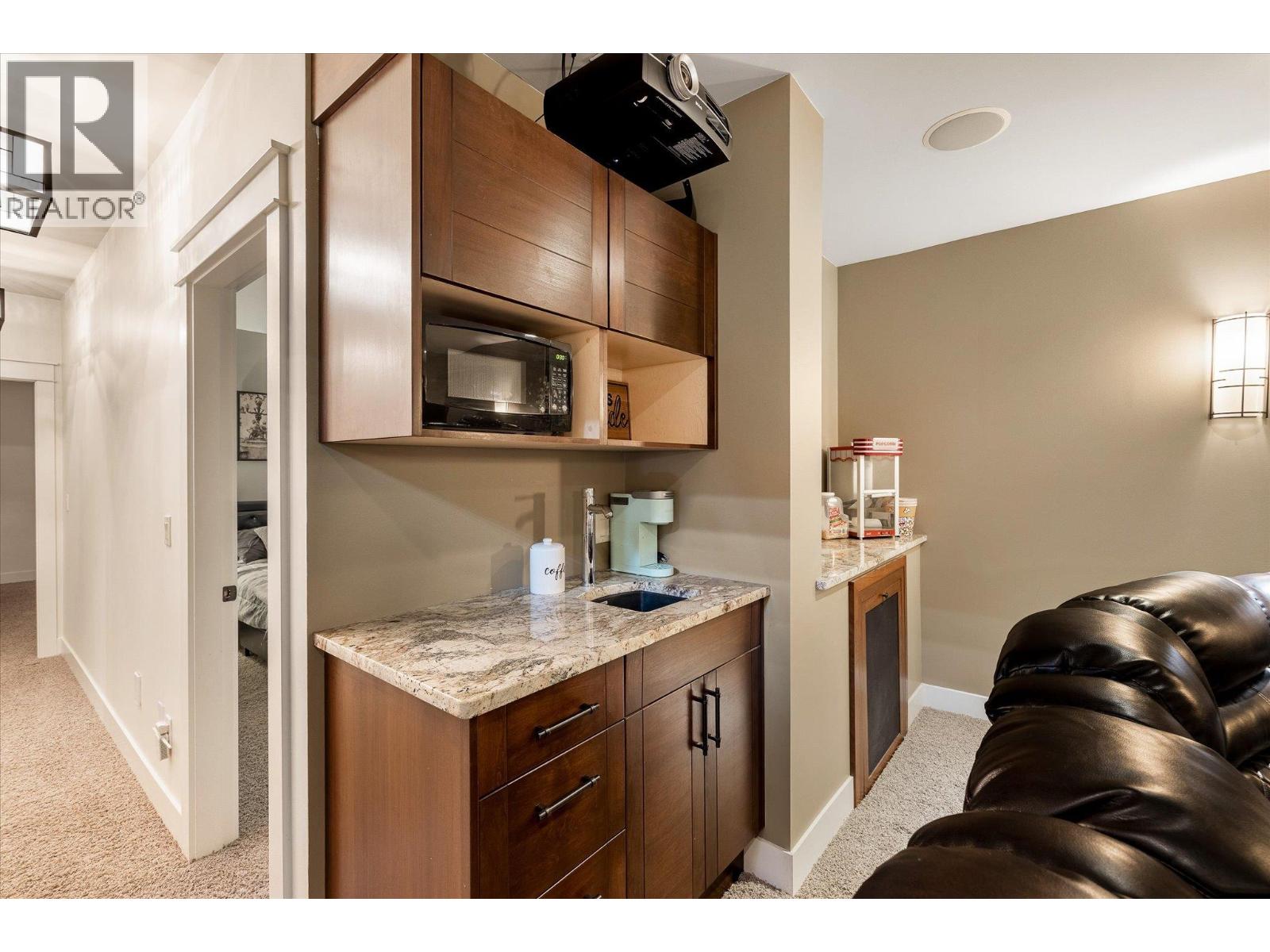 12002 Middleton Road, Lake Country, British Columbia  V4V 1G9 - Photo 53 - 10397064