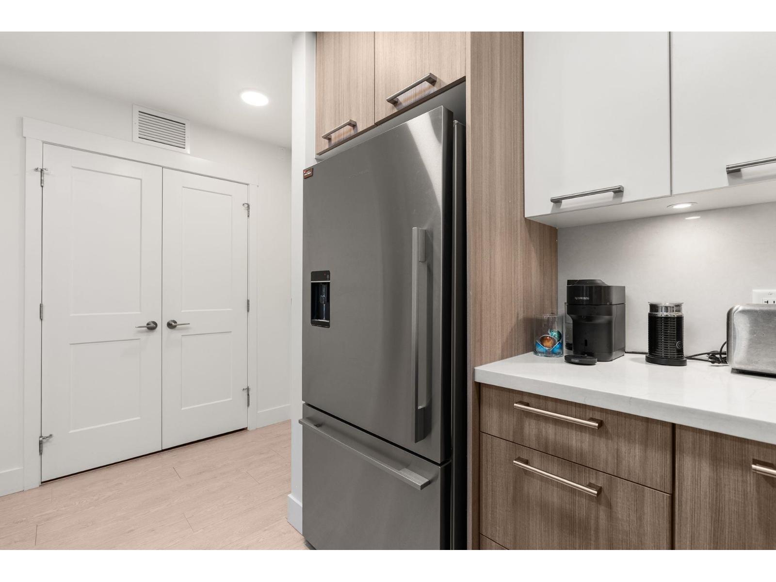 214 14022 North Bluff Road, White Rock, British Columbia V4B 3C3 - Photo 4 - R3144430