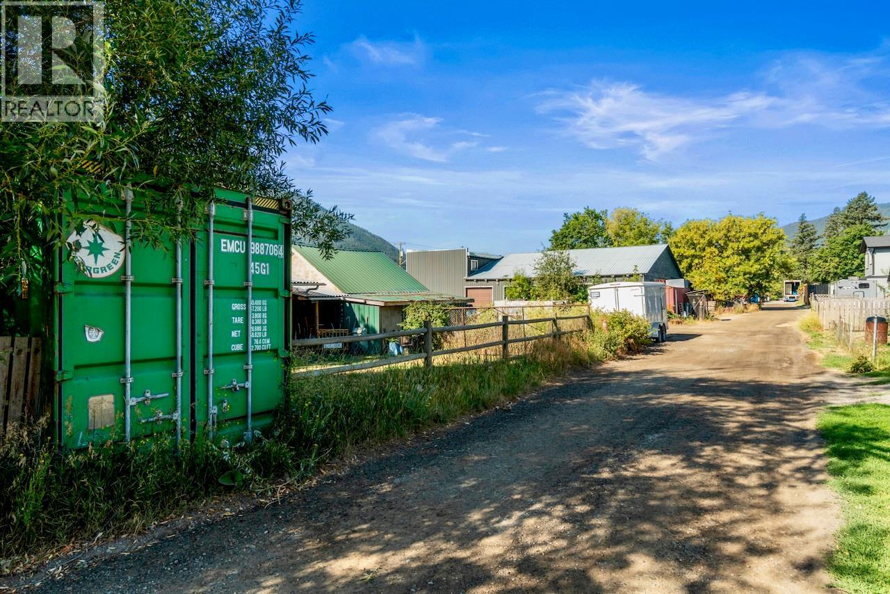 5722 97 Highway N, Falkland, British Columbia  V0E 1W0 - Photo 34 - 10397696
