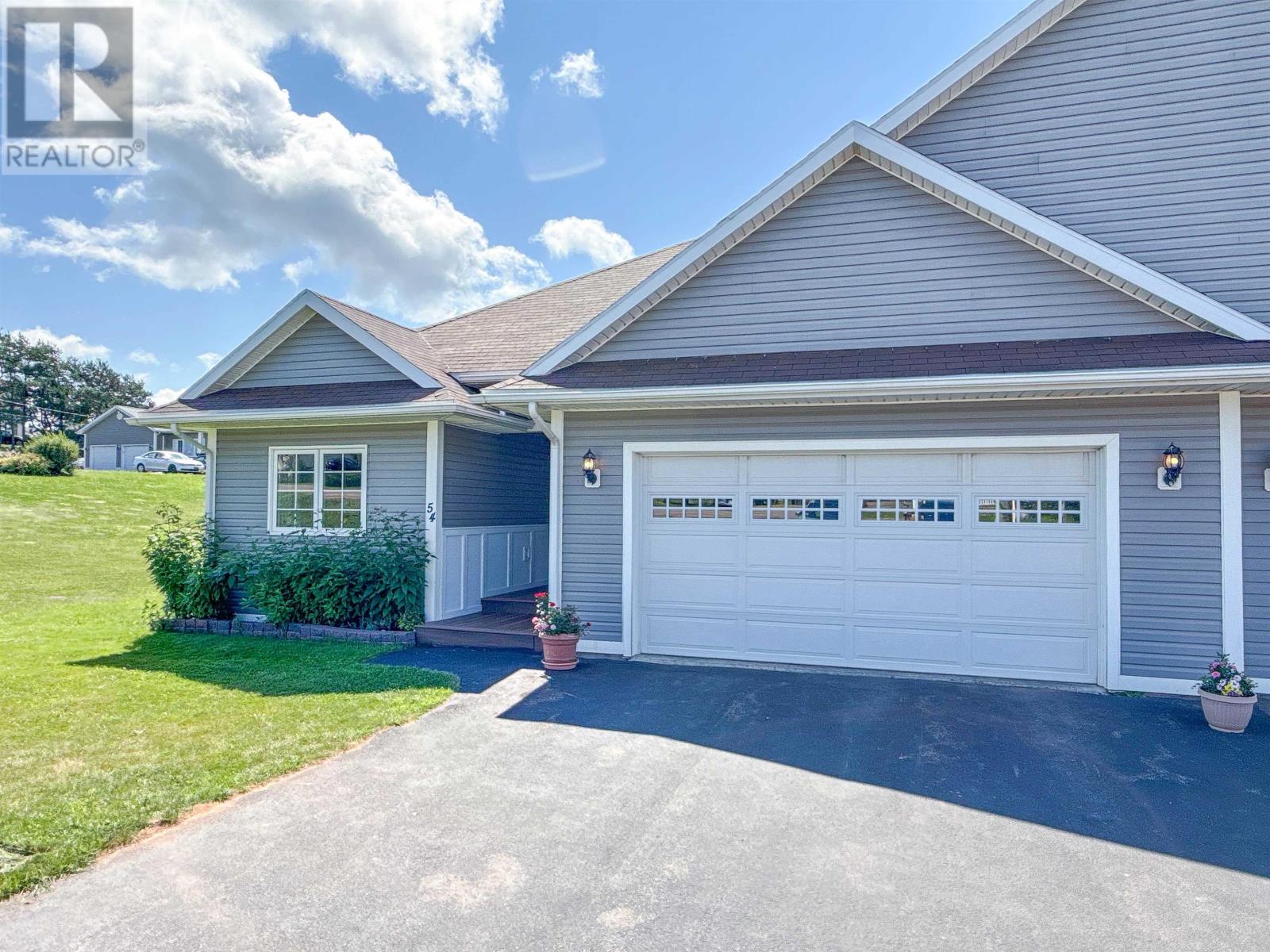 54 Ferry Road, Cornwall, Prince Edward Island  C0A 1H4 - Photo 1 - 202620687