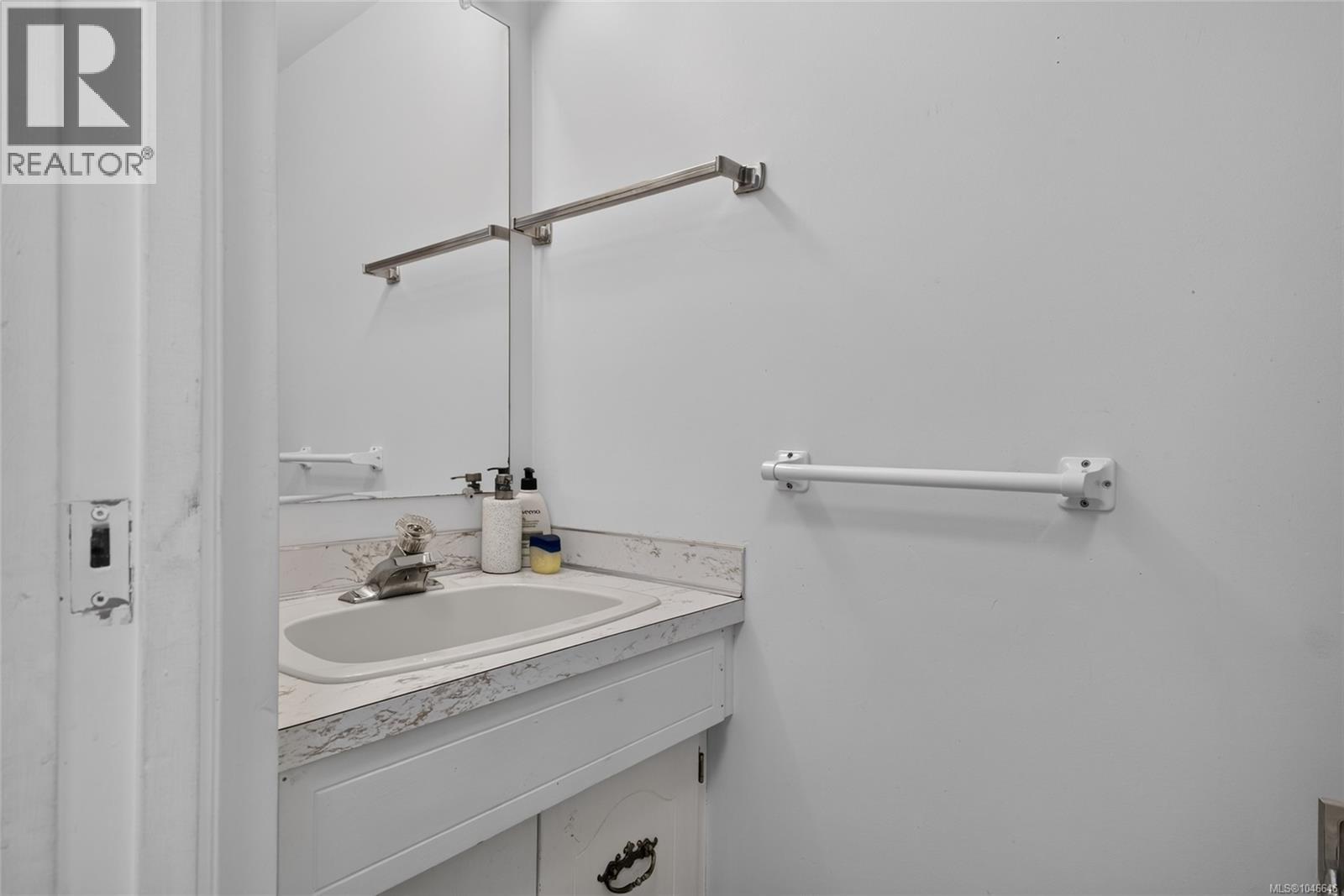 3 864 Swan St, Saanich, British Columbia  V8X 2Z3 - Photo 9 - 1046646