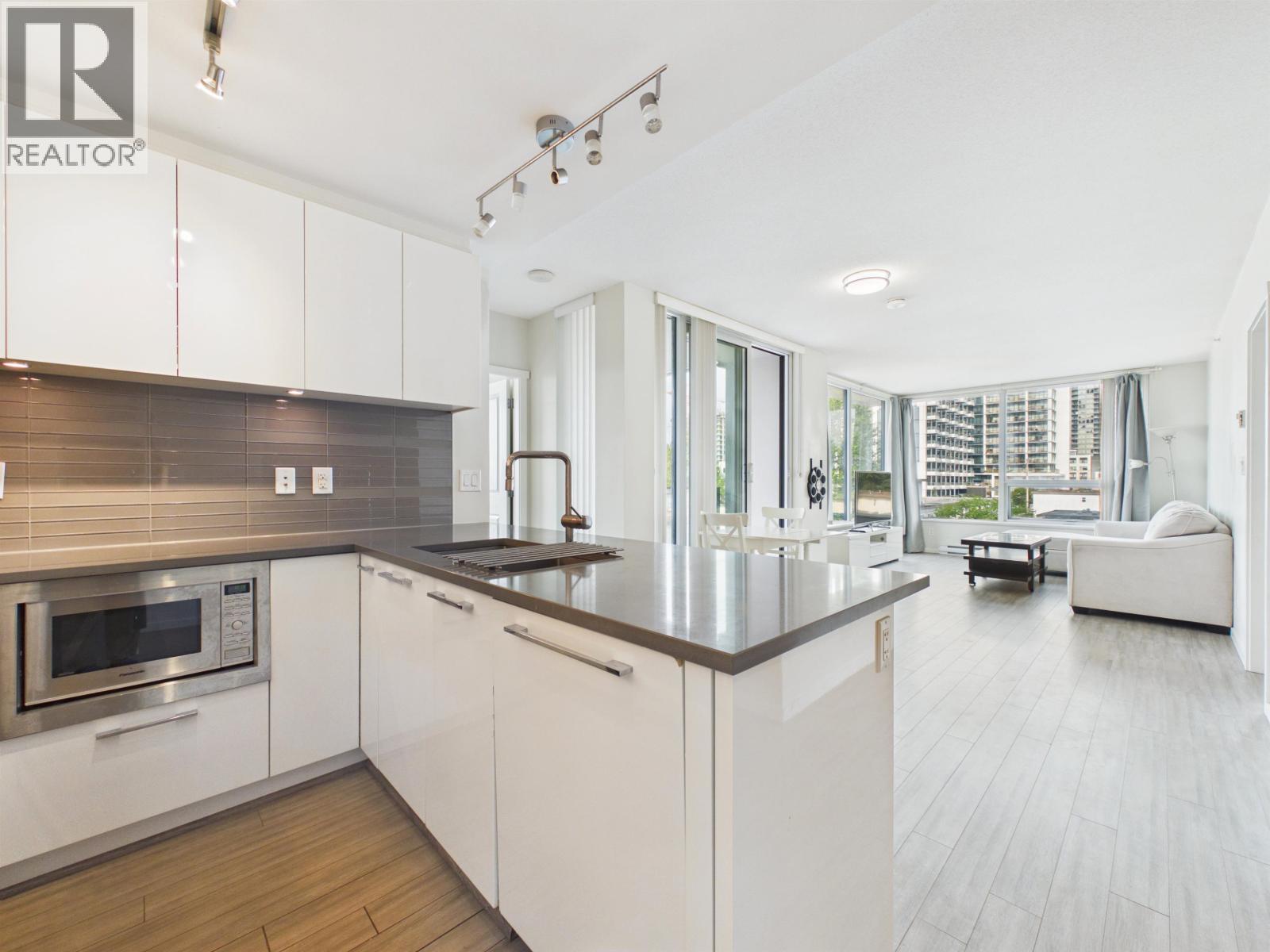 505 6658 DOW AVENUE, Burnaby, British Columbia
