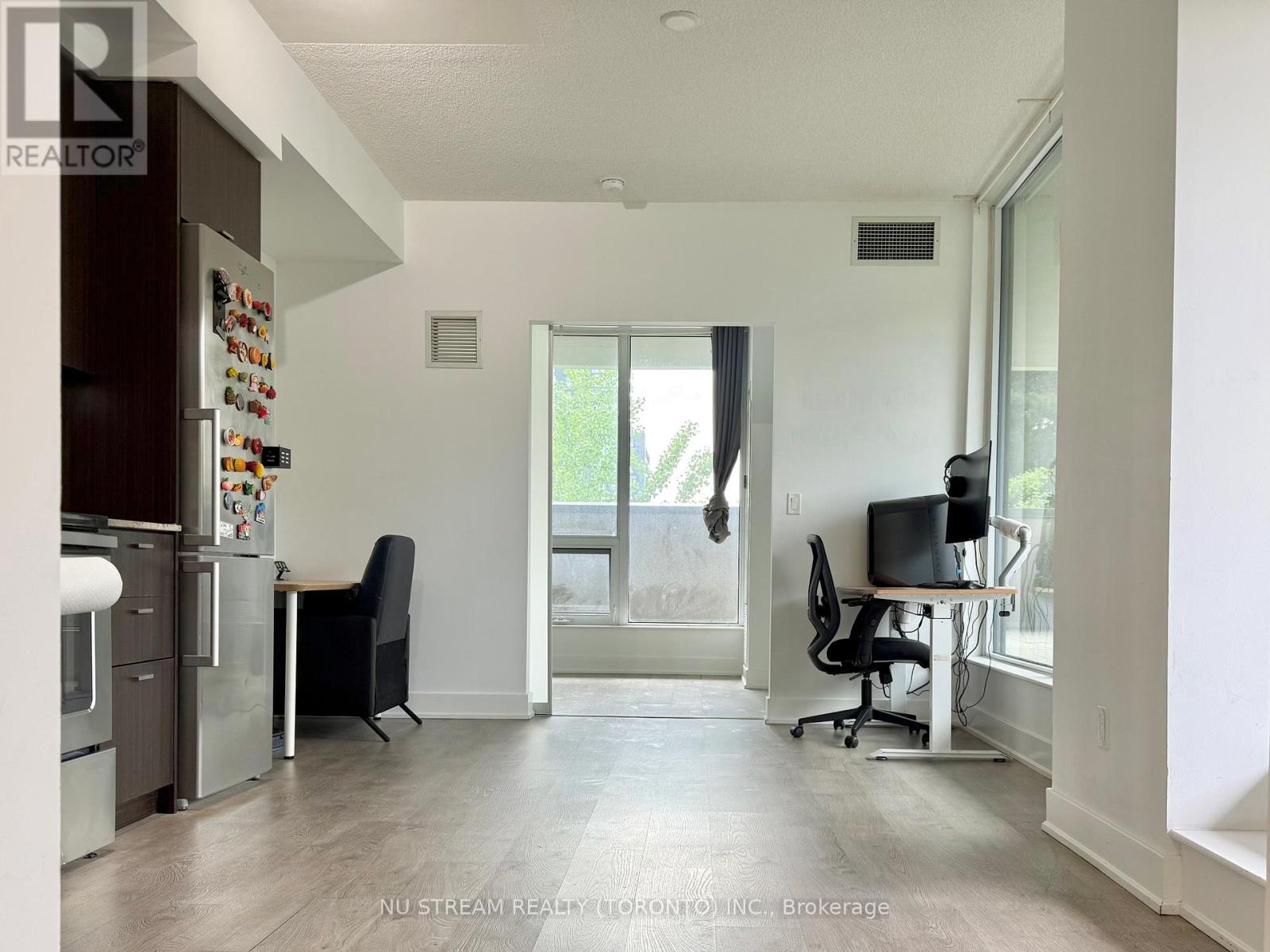 211 - 88 Sheppard Avenue E, Toronto, Ontario  M2N 0G9 - Photo 3 - C13678898