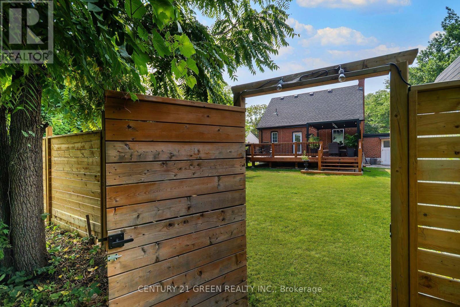 32 Castlebar Road, Toronto, Ontario M8Z 2J5 - Photo 47 - W13628584