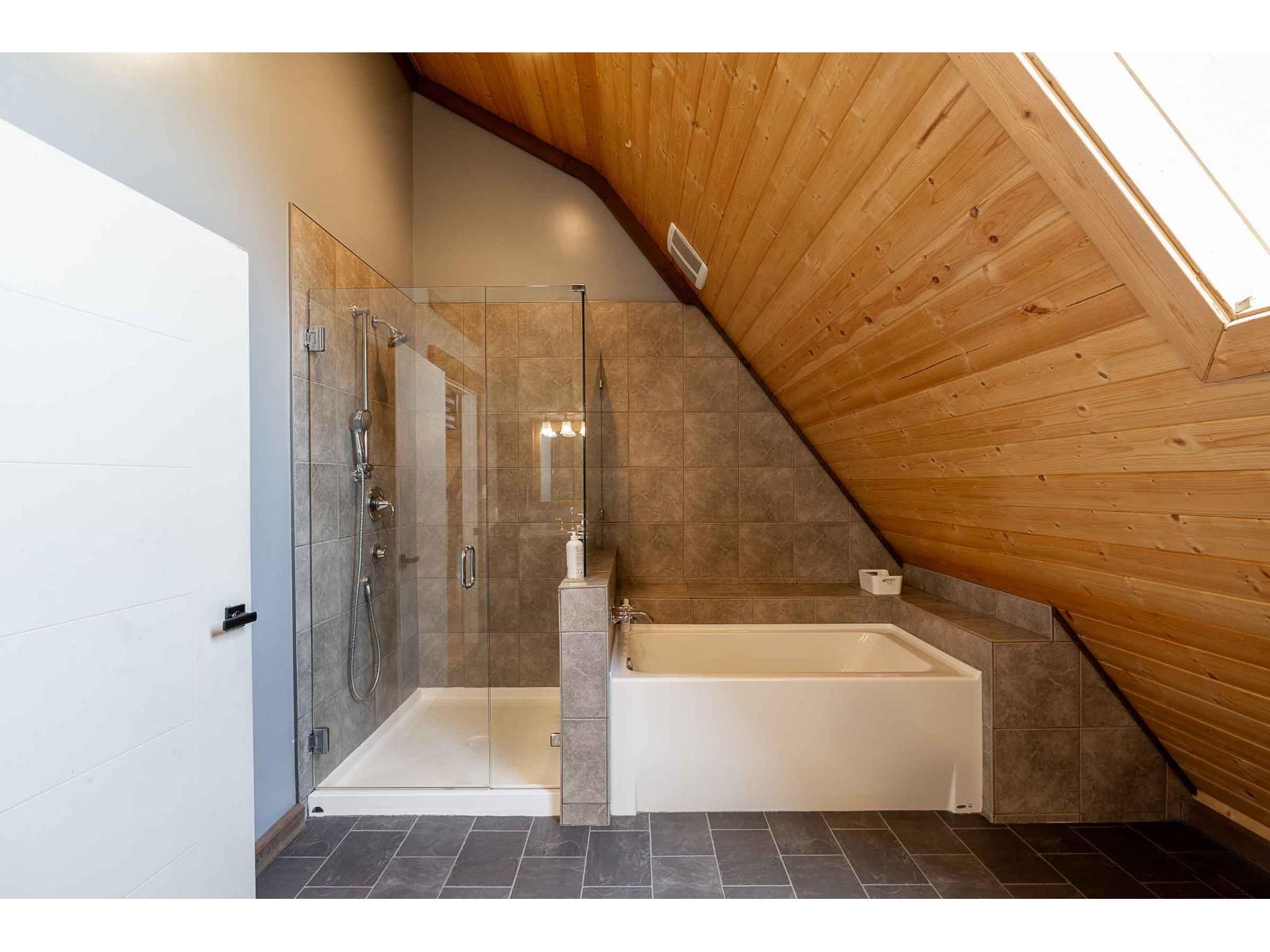 8129 Harvie Road, Surrey, British Columbia  V4N 6A8 - Photo 11 - R3151634