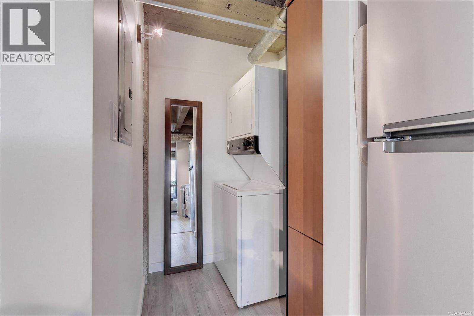 303 1061 Fort St, Victoria, British Columbia  V8V 3K5 - Photo 6 - 1046992