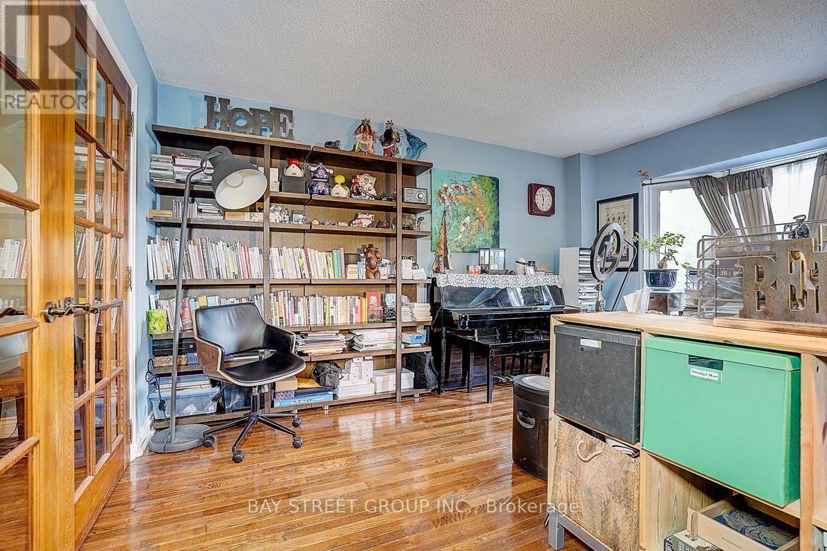 304 Charlton Avenue, Vaughan, Ontario  L4J 6H4 - Photo 9 - N13674426
