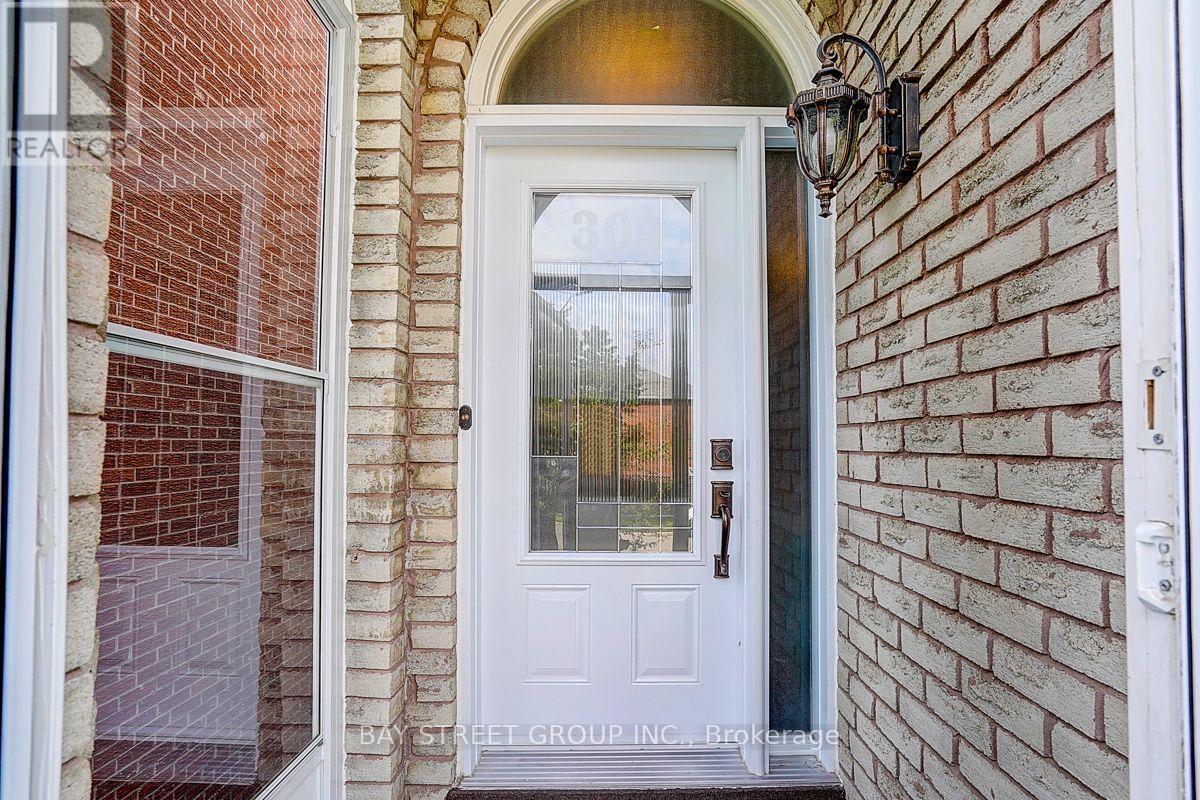 304 Charlton Avenue, Vaughan, Ontario  L4J 6H4 - Photo 2 - N13674426