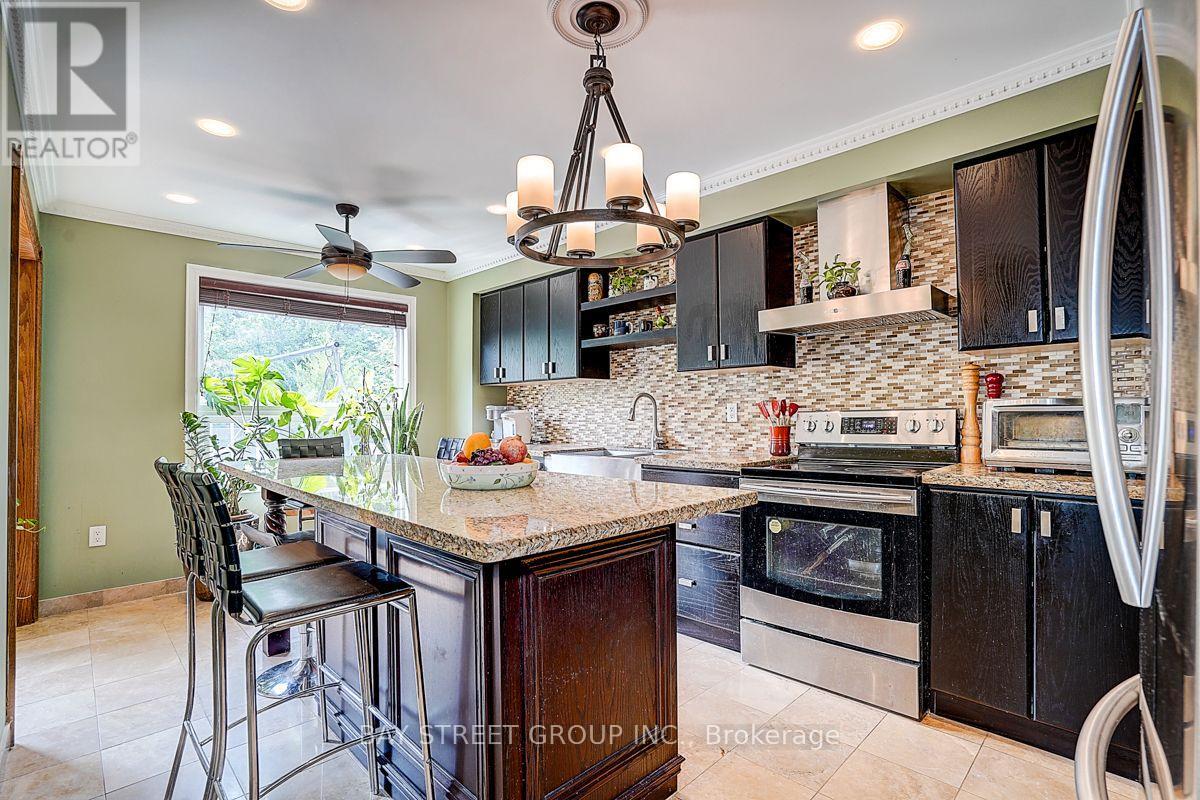 304 Charlton Avenue, Vaughan, Ontario  L4J 6H4 - Photo 6 - N13674426