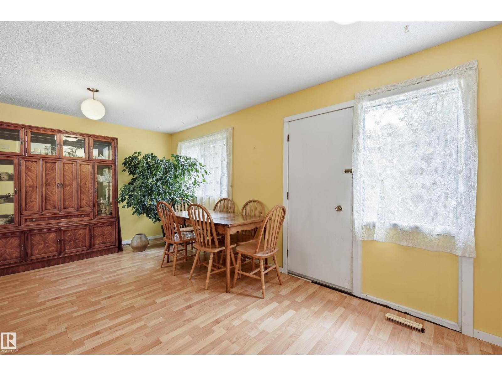 155 Grandin Vg, St. Albert, Alberta  T8N 6C3 - Photo 3 - E4504005