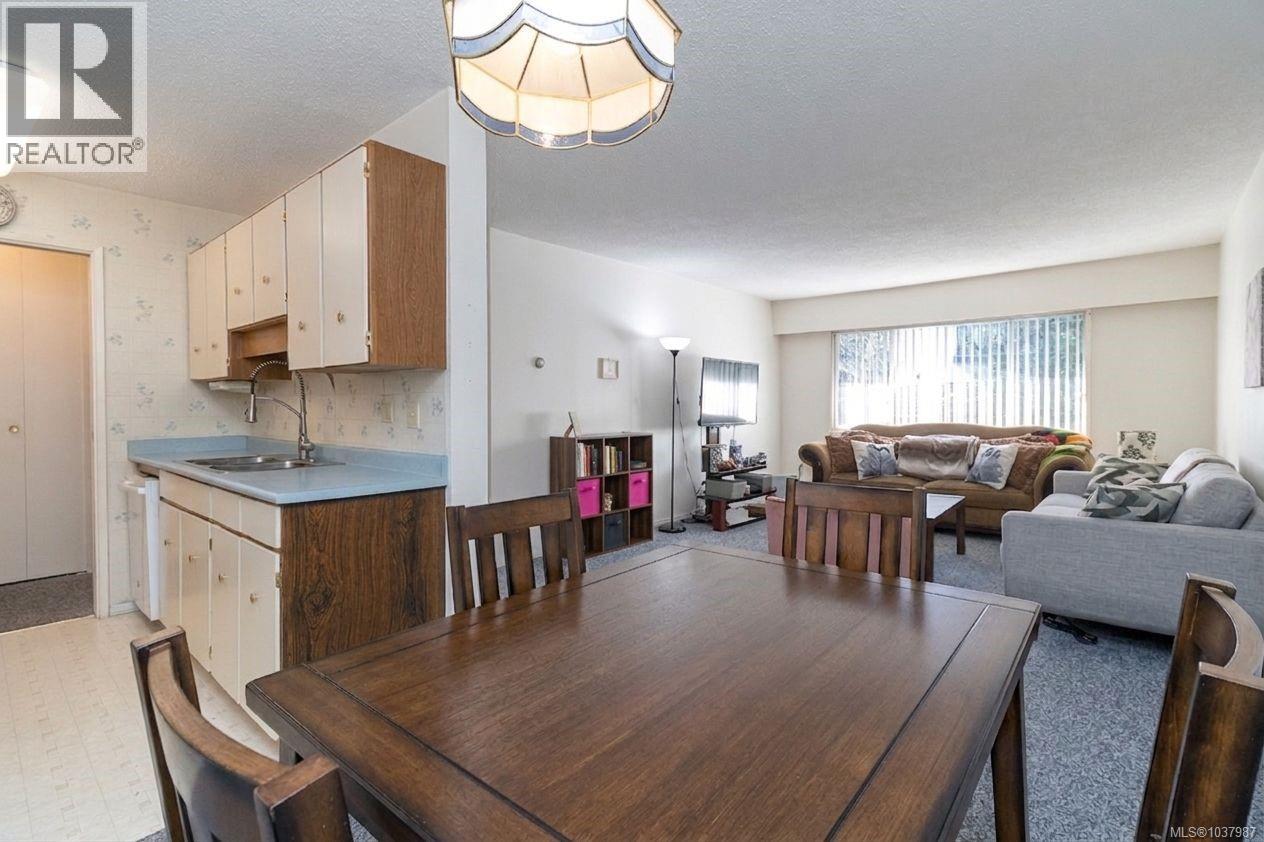 204 710 Lampson St, Esquimalt, British Columbia  V9A 6A6 - Photo 10 - 1037987