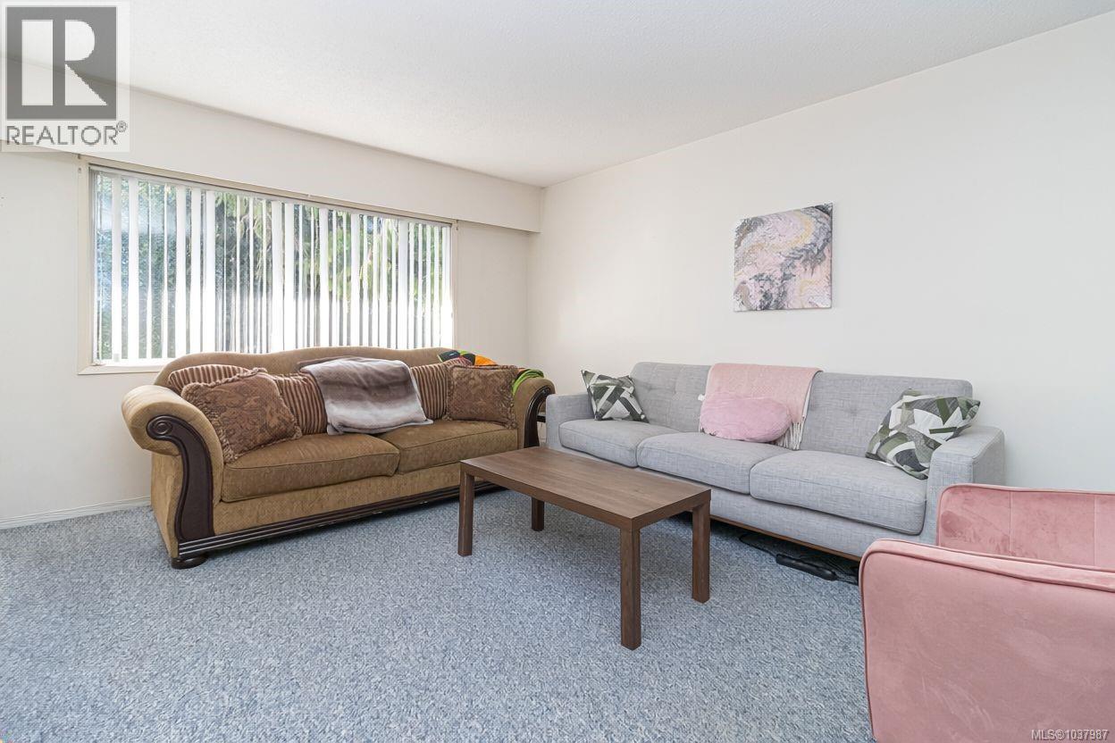 204 710 Lampson St, Esquimalt, British Columbia  V9A 6A6 - Photo 4 - 1037987