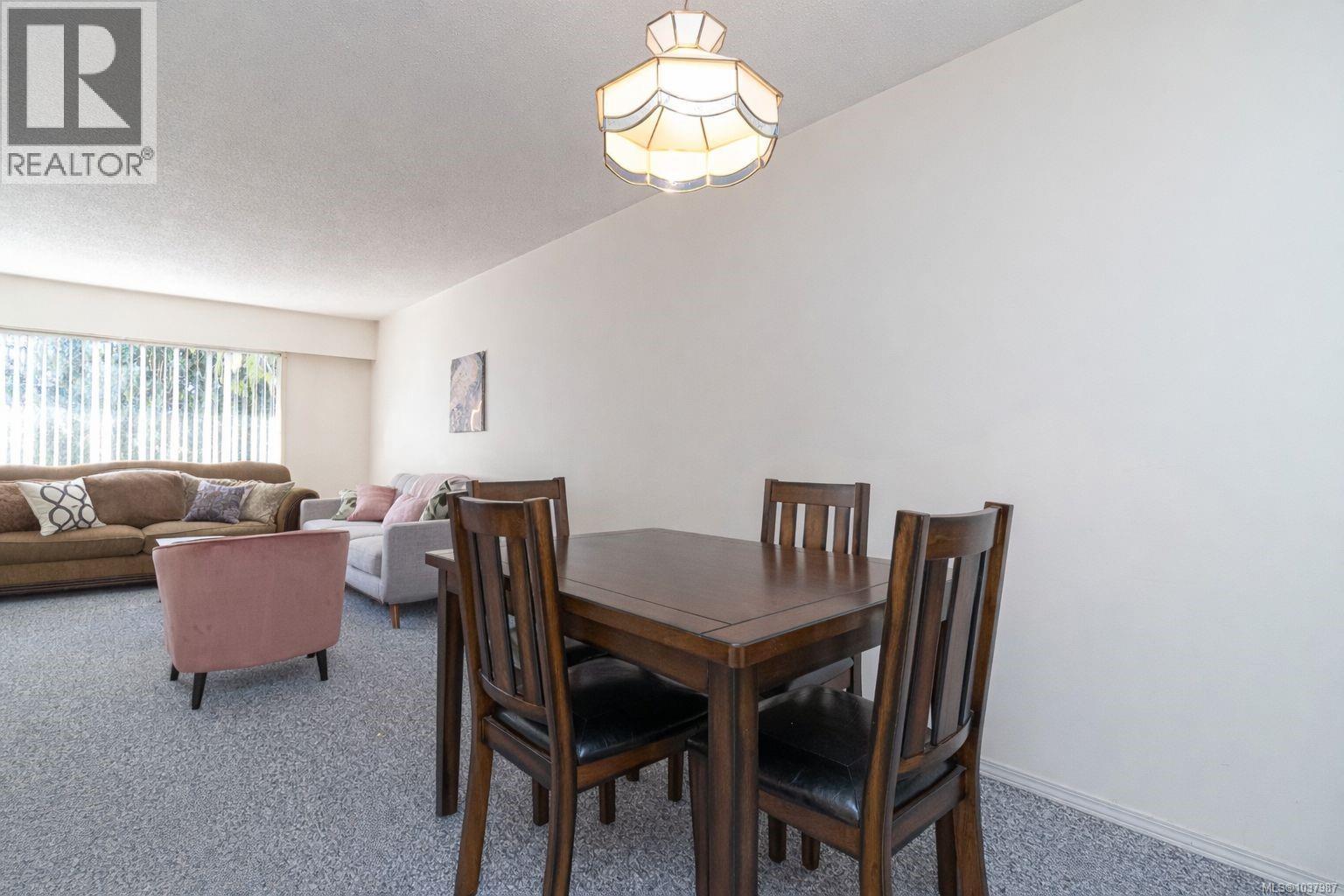 204 710 Lampson St, Esquimalt, British Columbia  V9A 6A6 - Photo 8 - 1037987
