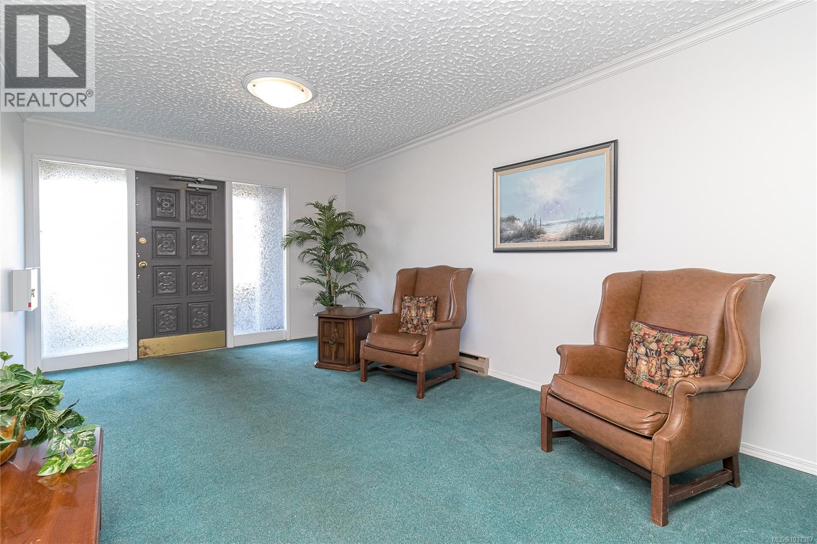 204 710 Lampson St, Esquimalt, British Columbia  V9A 6A6 - Photo 3 - 1037987