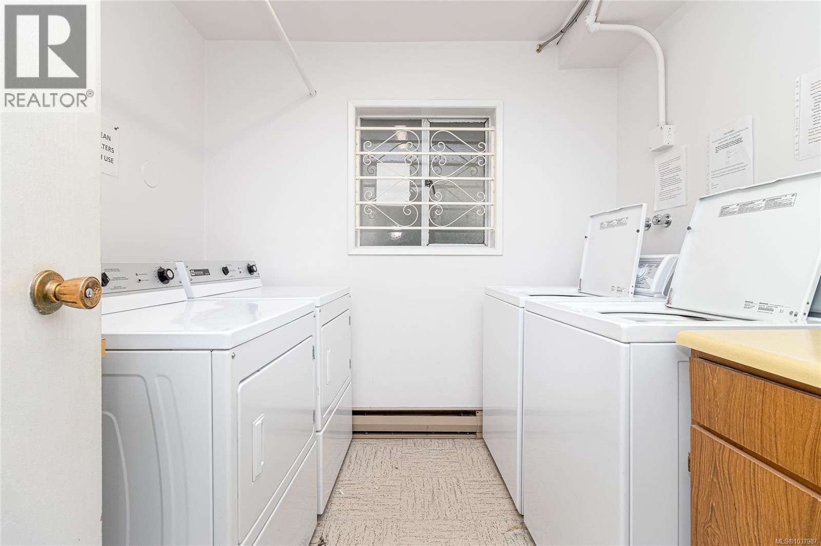204 710 Lampson St, Esquimalt, British Columbia  V9A 6A6 - Photo 19 - 1037987