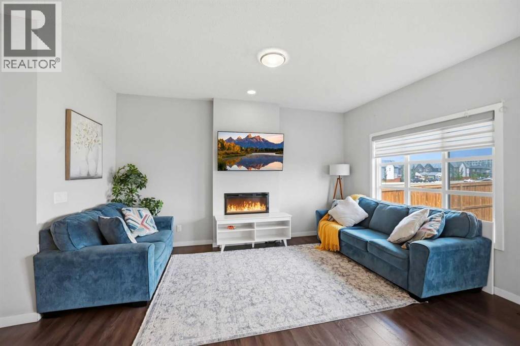 186 Carringvue Park NW, Calgary, Alberta