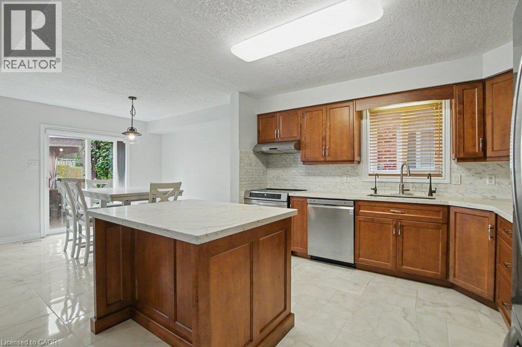 568 Robert Ferrie Drive, Kitchener, Ontario  N2P 2T8 - Photo 12 - 40855795