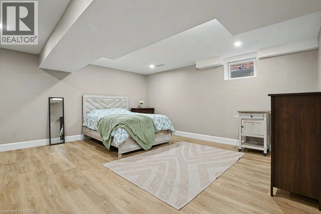 568 Robert Ferrie Drive, Kitchener, Ontario  N2P 2T8 - Photo 32 - 40855795