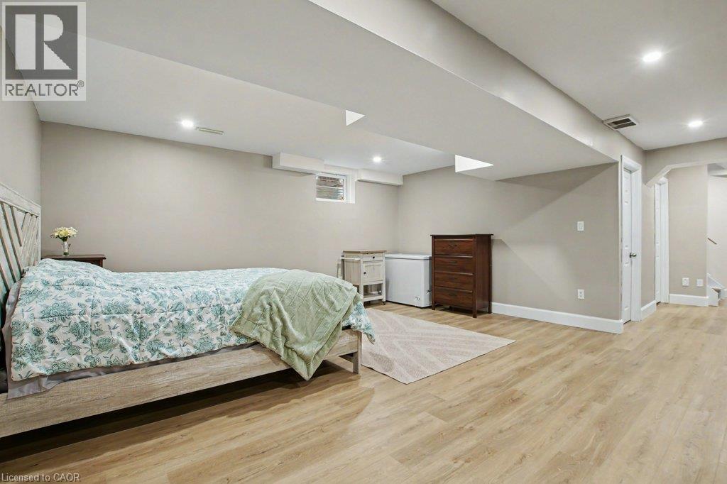 568 Robert Ferrie Drive, Kitchener, Ontario  N2P 2T8 - Photo 35 - 40855795