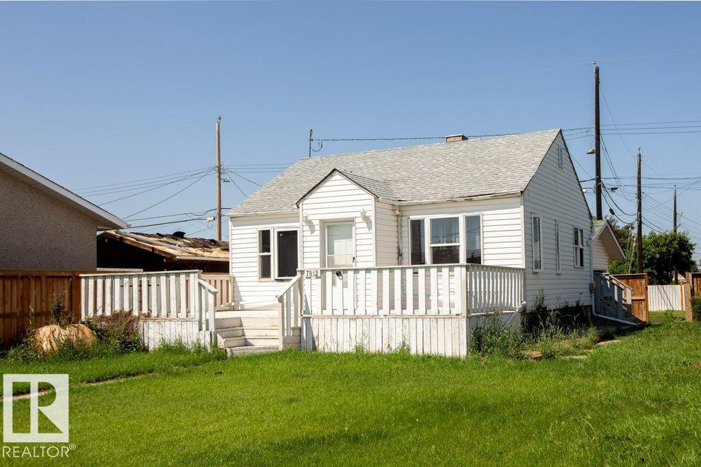 7812 128 AV NW, Edmonton, Alberta