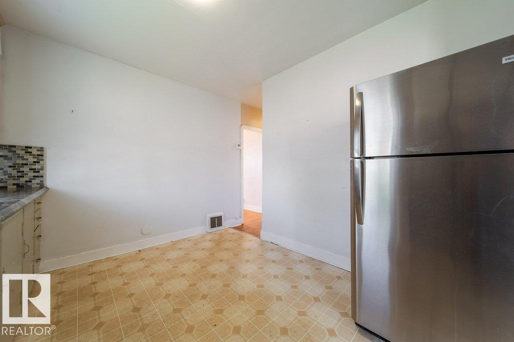 7812 128 Av Nw, Edmonton, Alberta  T5C 1T7 - Photo 8 - E4504007