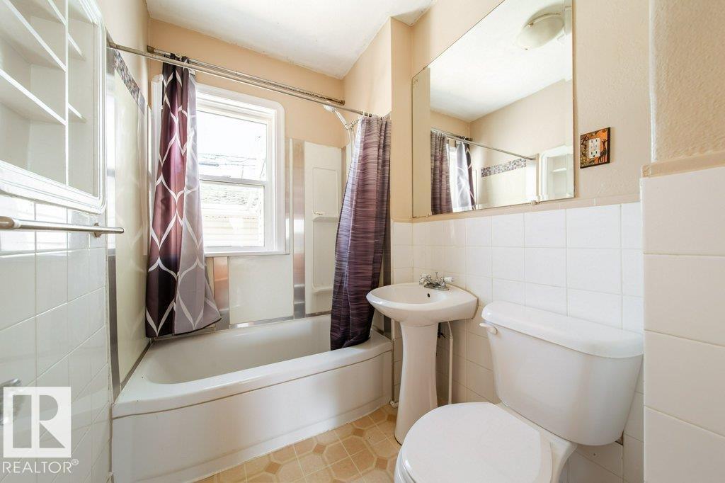 7812 128 Av Nw, Edmonton, Alberta  T5C 1T7 - Photo 9 - E4504007