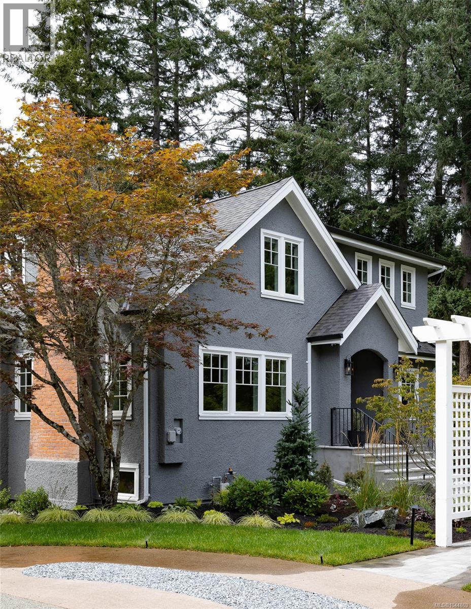 2535 Queenswood Dr, Saanich, British Columbia  V8N 1X4 - Photo 73 - 1044869